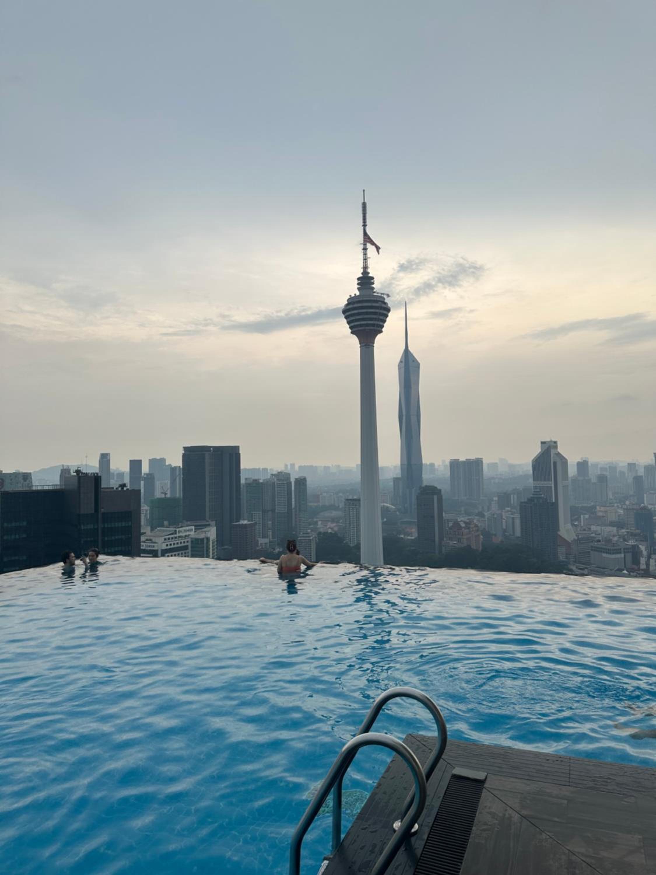 Platinum suites 2 klcc by BHS