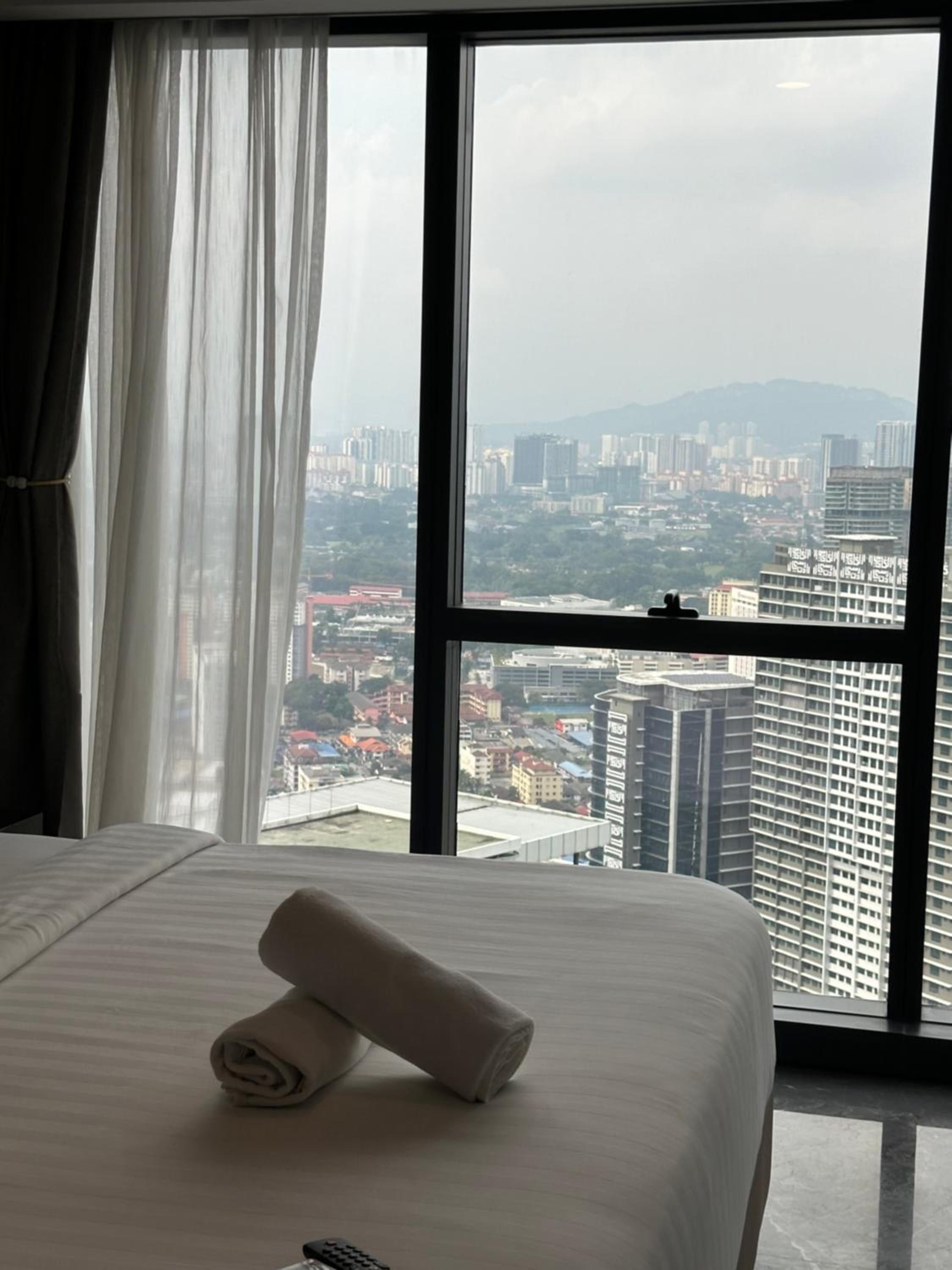 Platinum suites 2 klcc by BHS