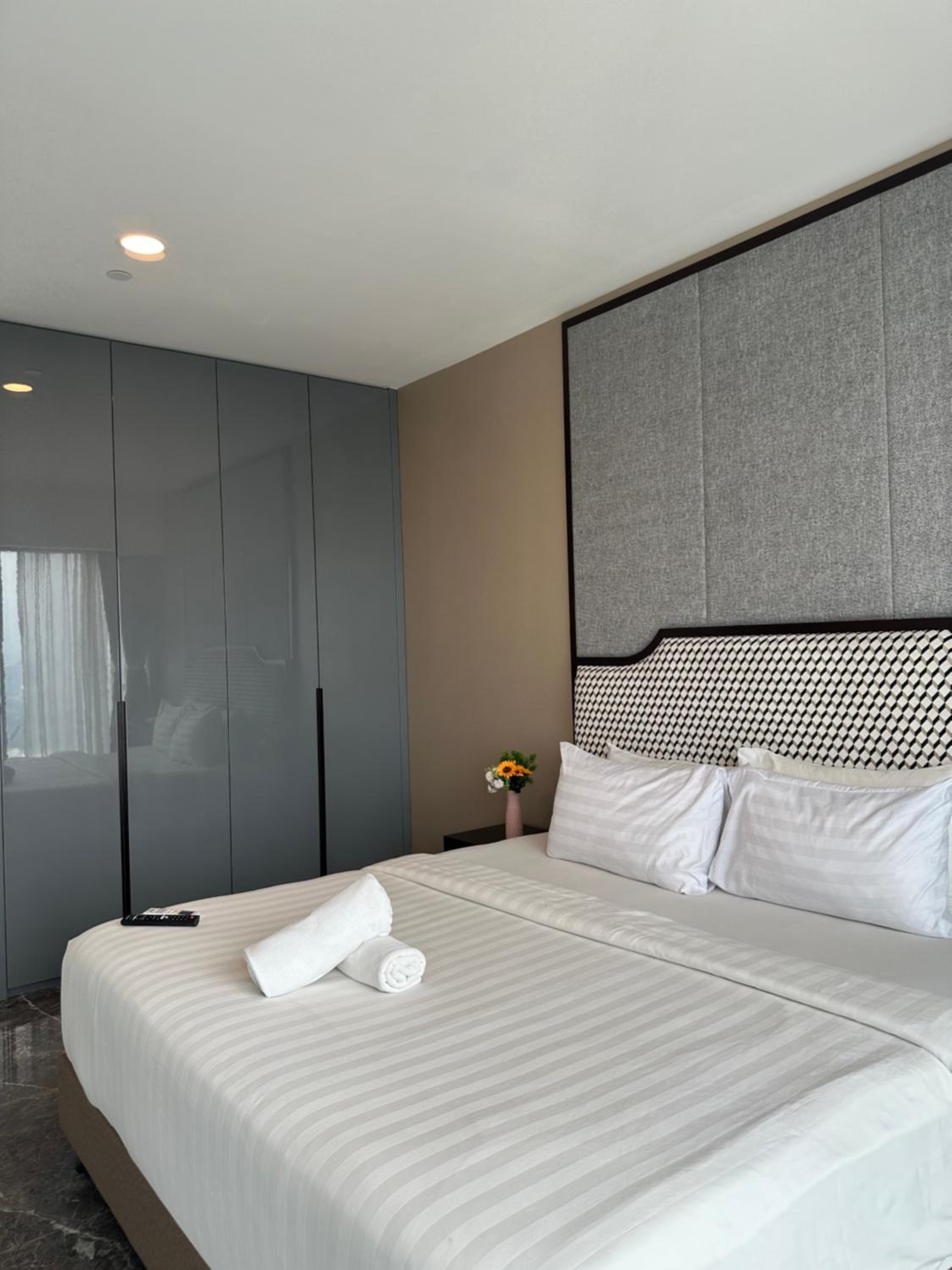 Platinum suites 2 klcc by BHS