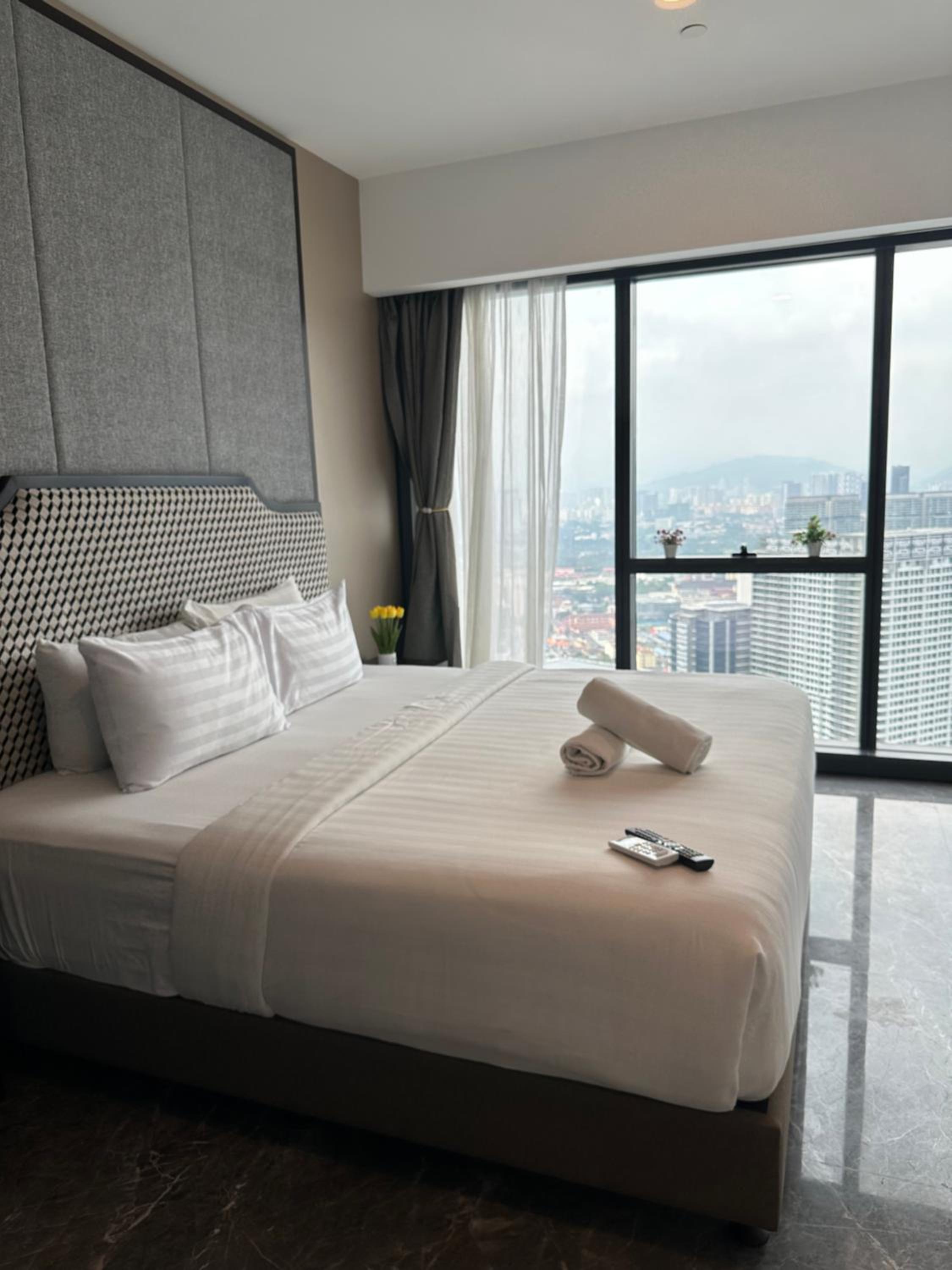 Platinum suites 2 klcc by BHS