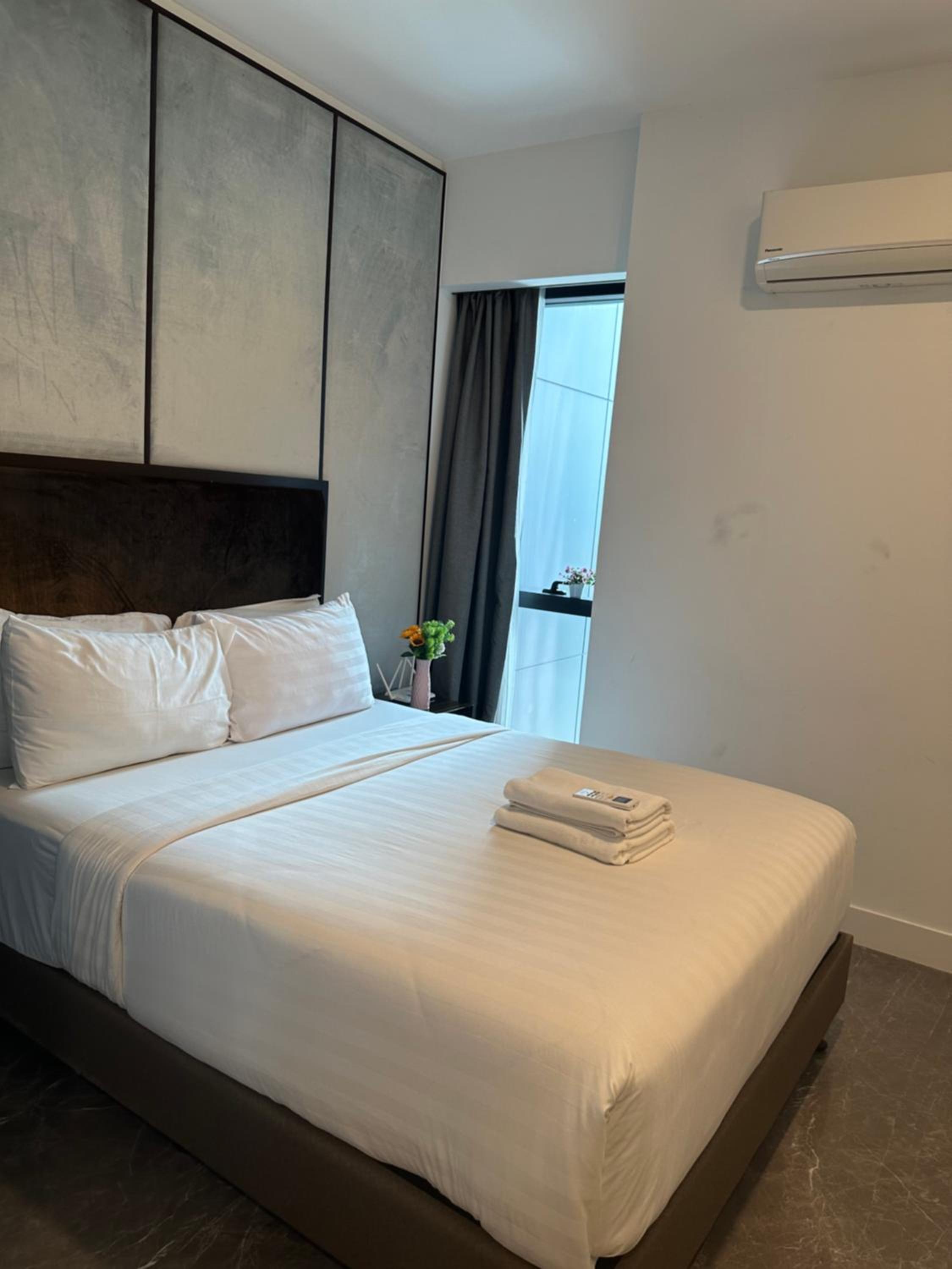 Platinum suites 2 klcc by BHS