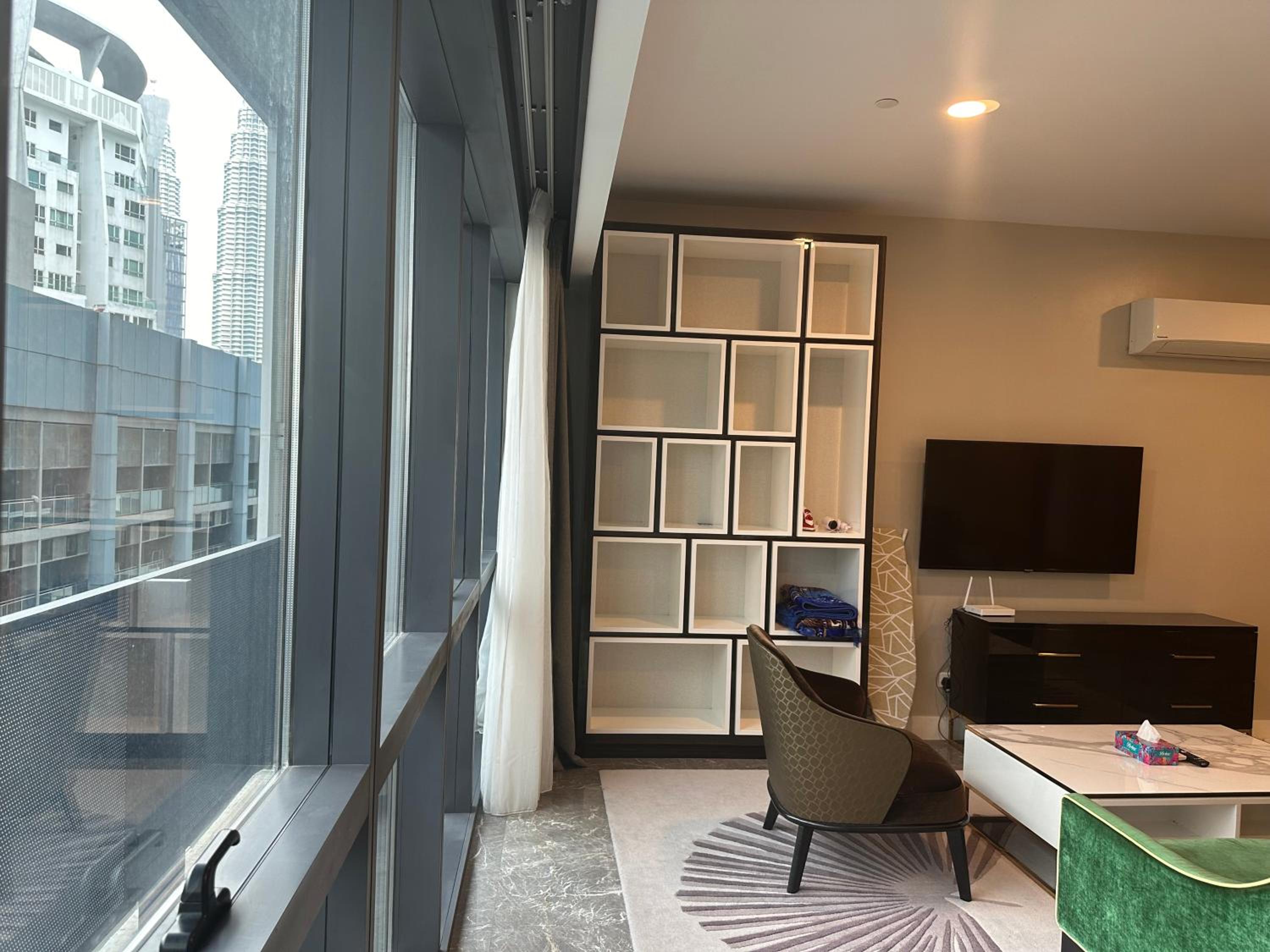 Platinum suites 2 klcc by BHS