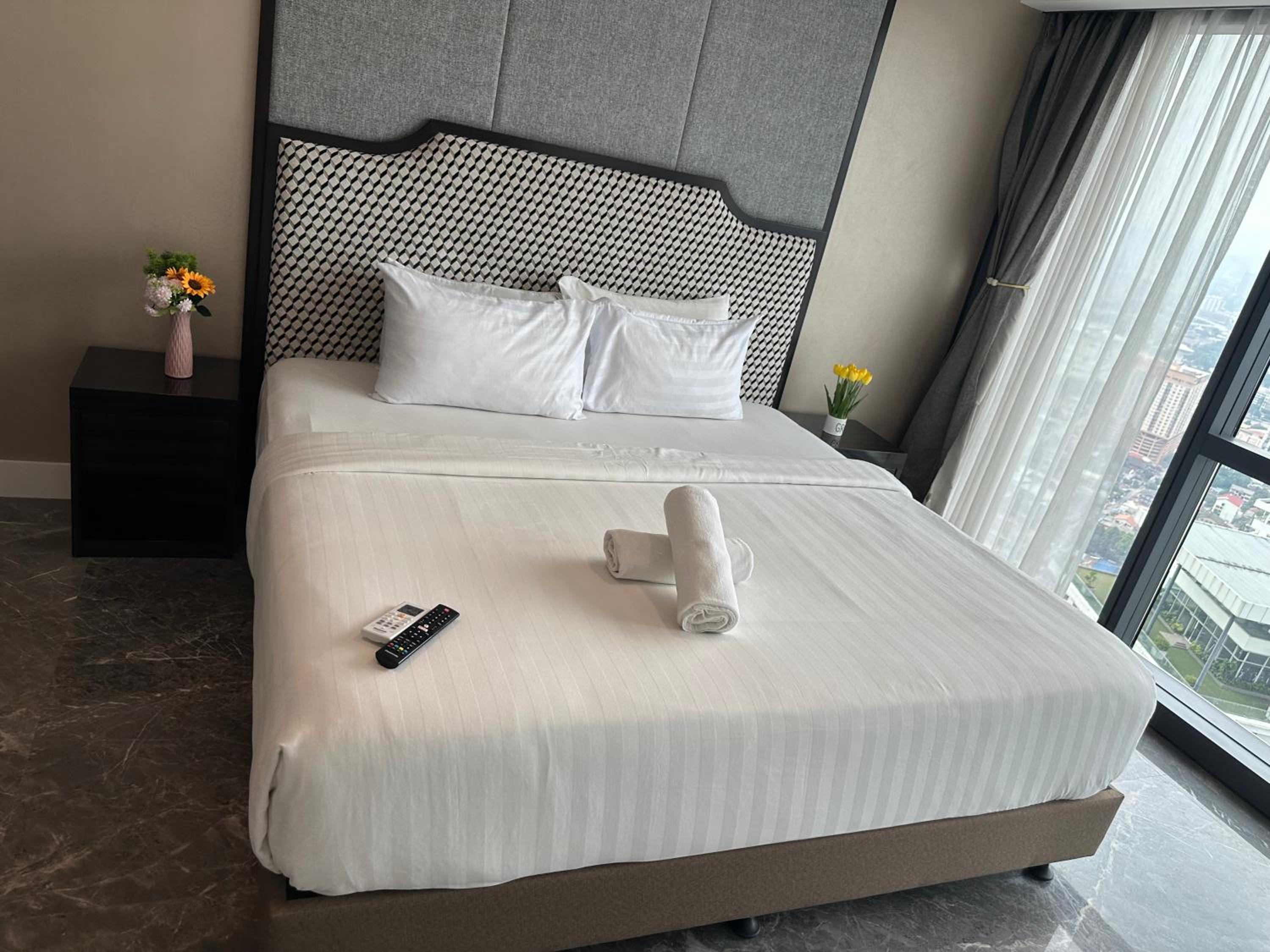 Platinum suites 2 klcc by BHS