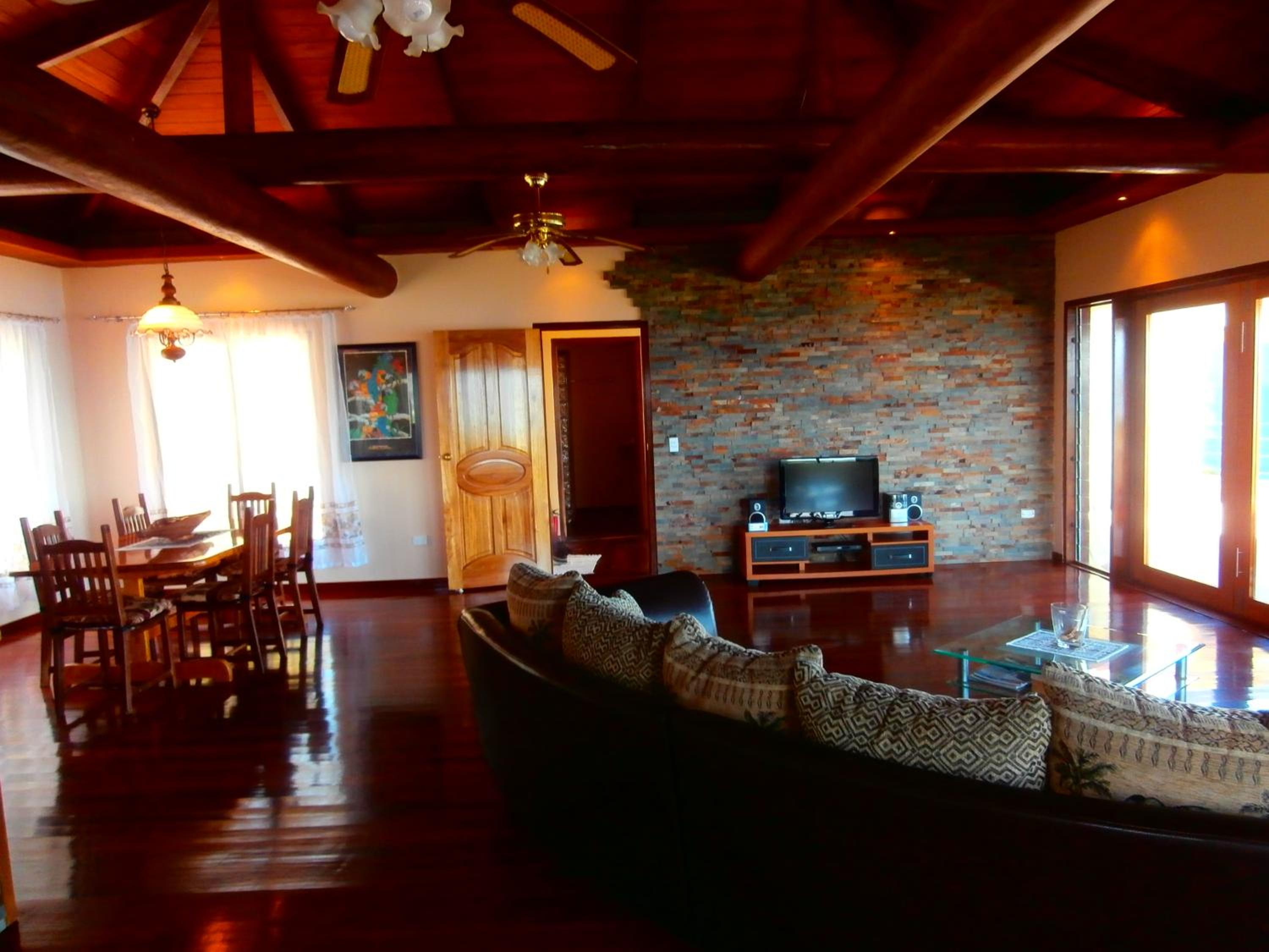 Korovesi Sunshine Villas