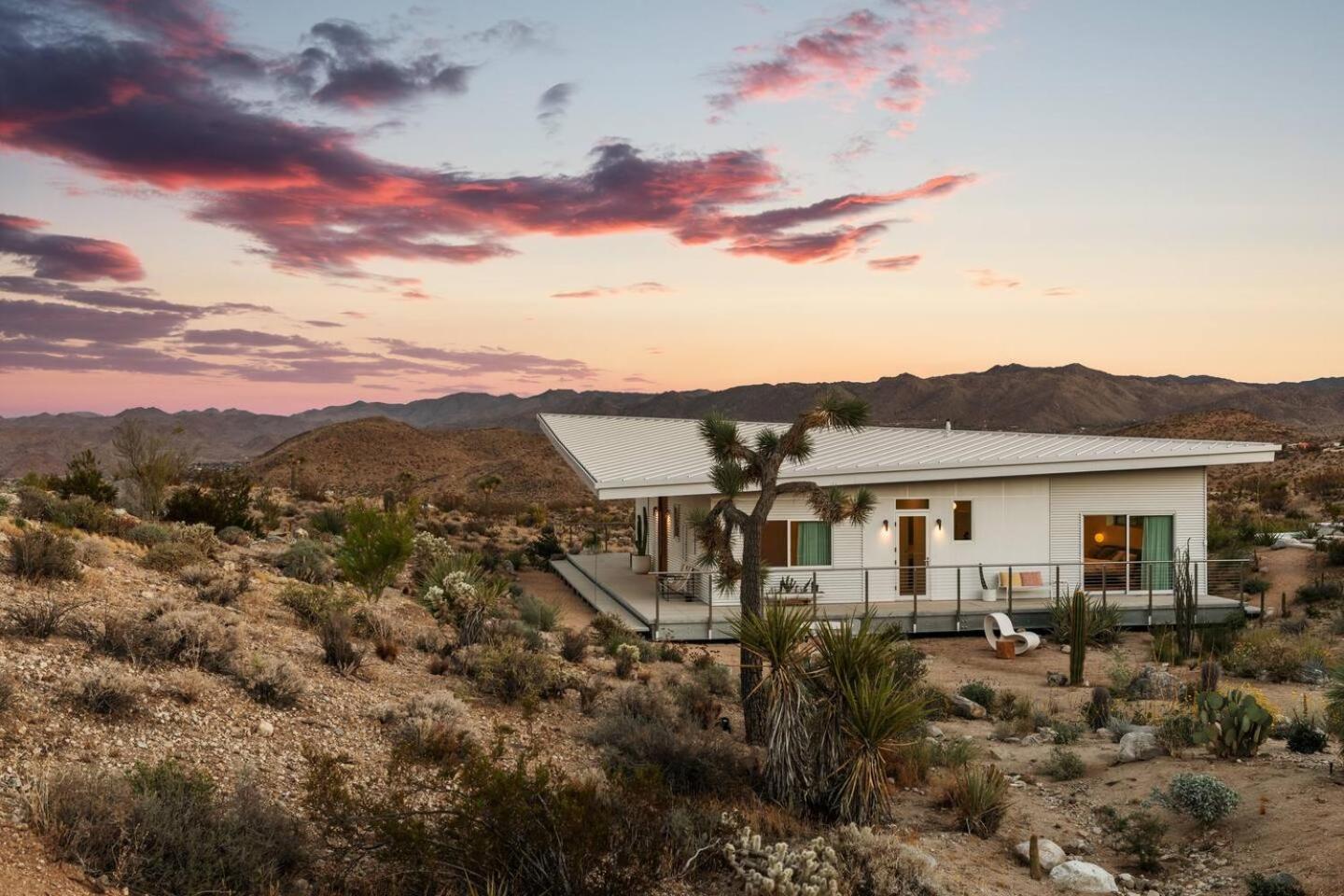 Yin And Yang The Perfect Joshua Tree Retreat - Property Image 127