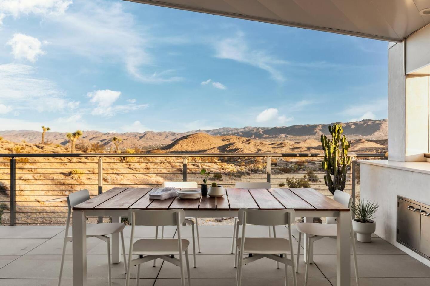 Yin And Yang The Perfect Joshua Tree Retreat - Property Image 134