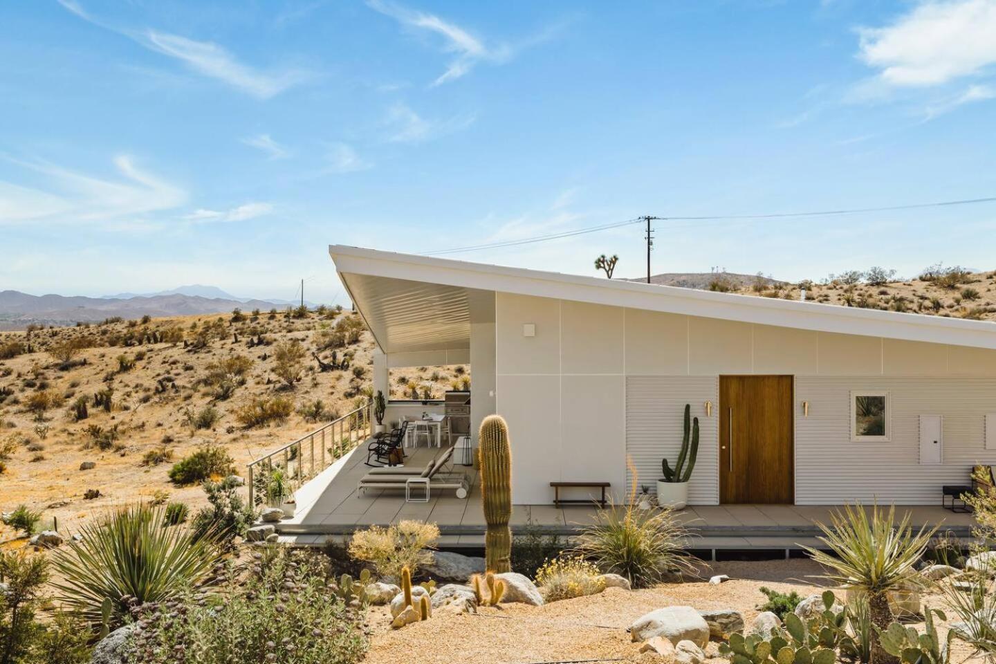 Yin And Yang The Perfect Joshua Tree Retreat - Property Image 77