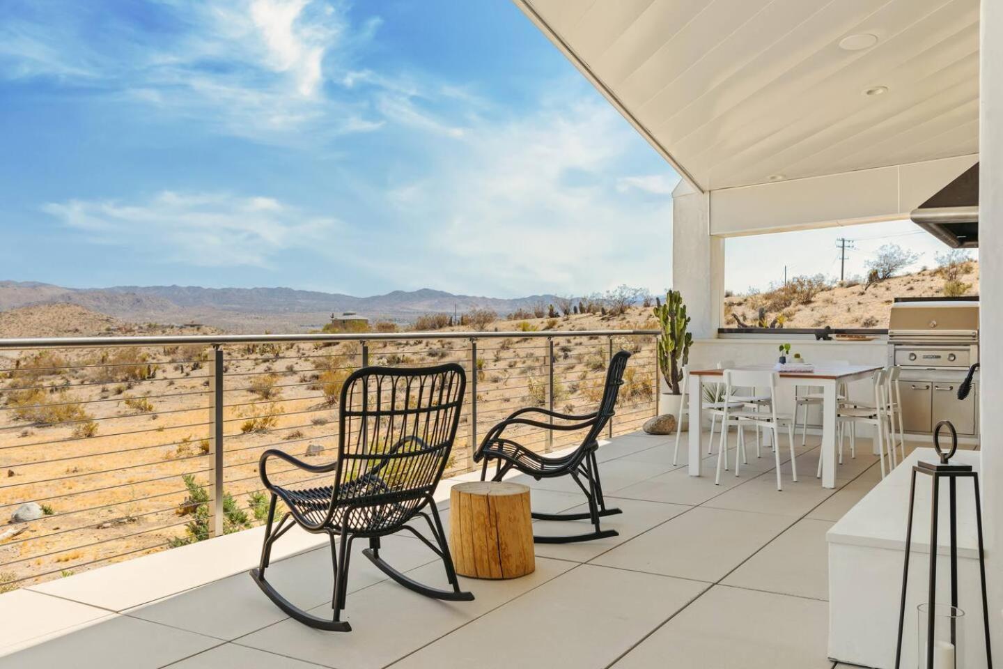 Yin And Yang The Perfect Joshua Tree Retreat - Property Image 92