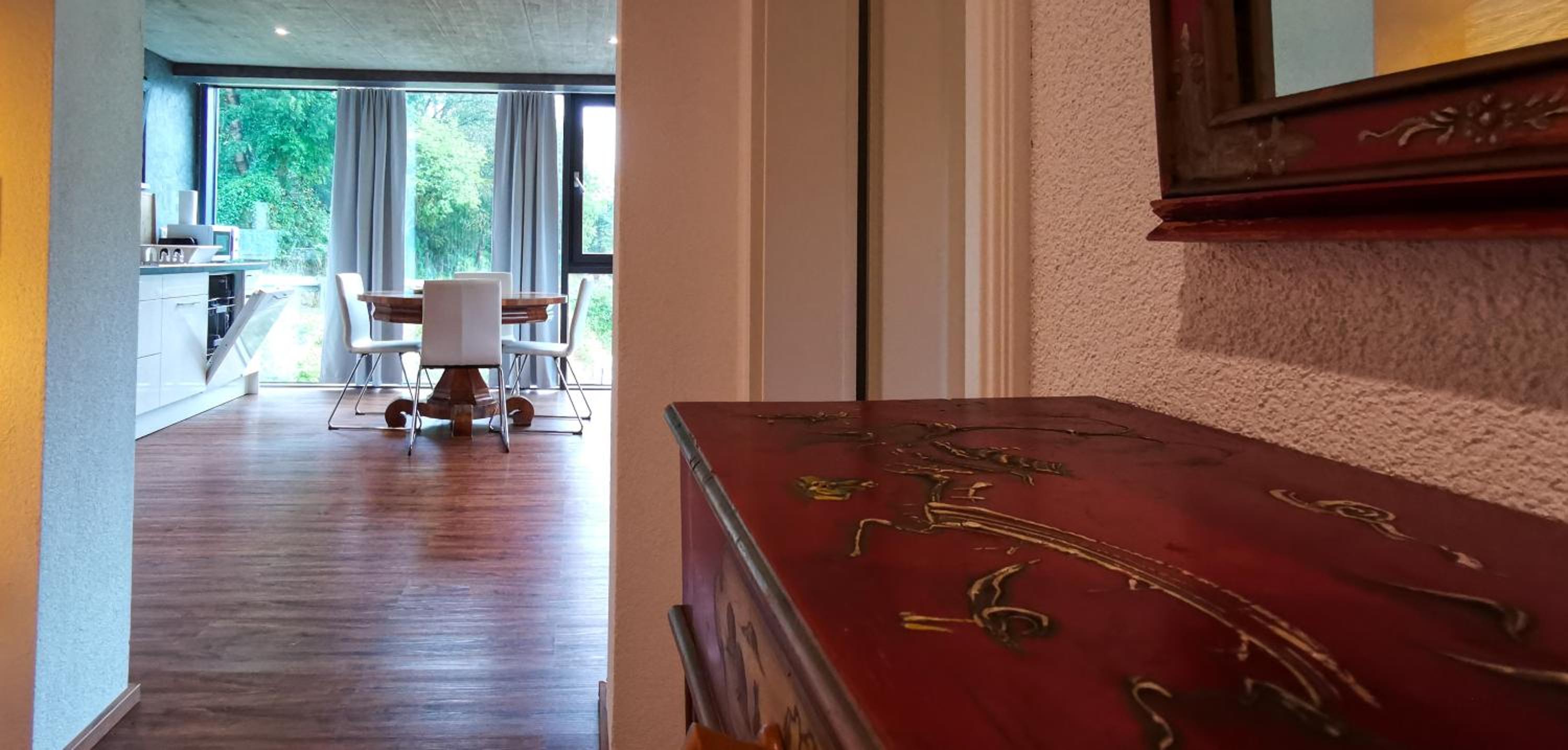 Exklusive Wohnung mit 2 Schlafzimmern für 4 Personen nur 30 Minuten von Zürich entfernt