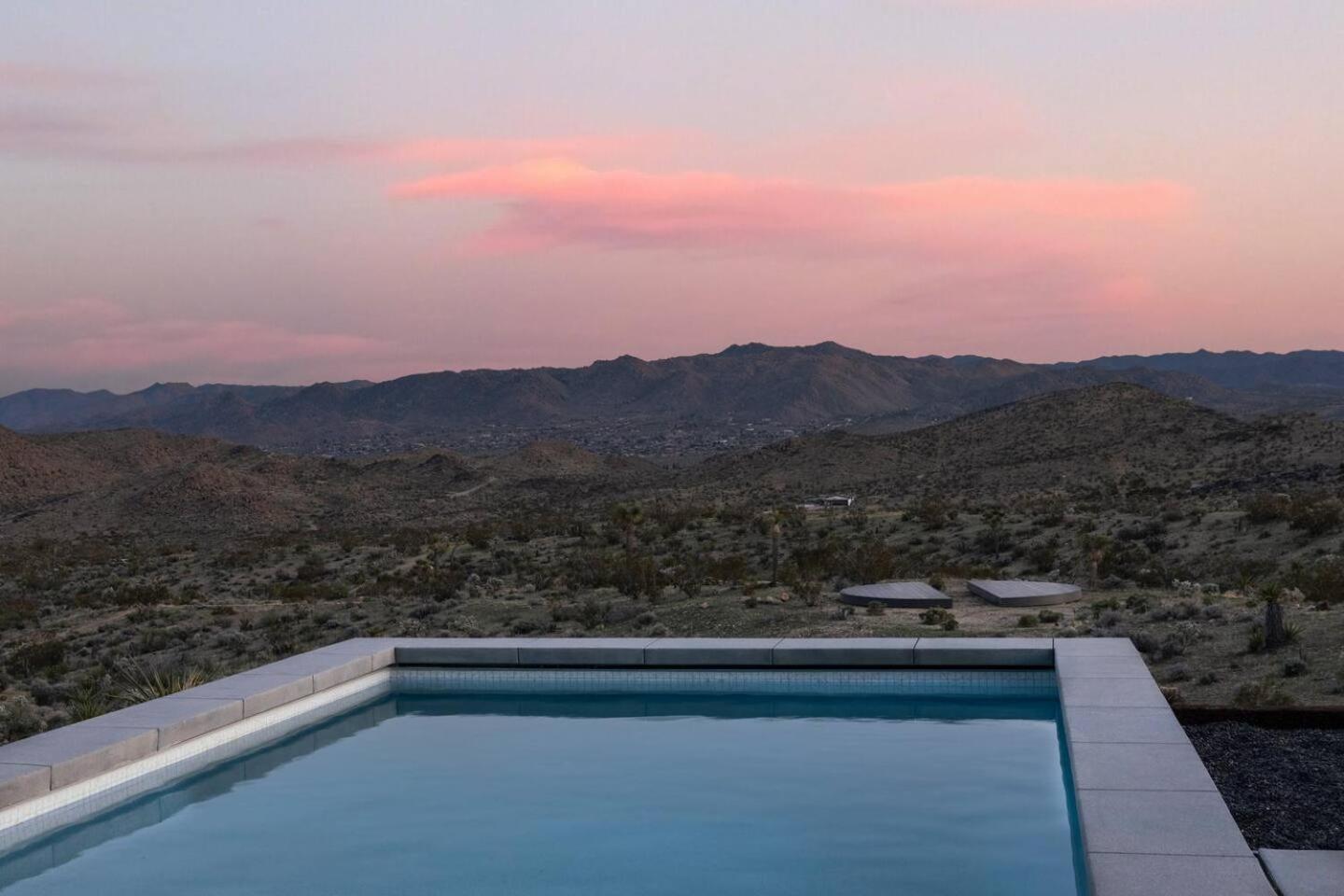 Yin And Yang The Perfect Joshua Tree Retreat - Property Image 93
