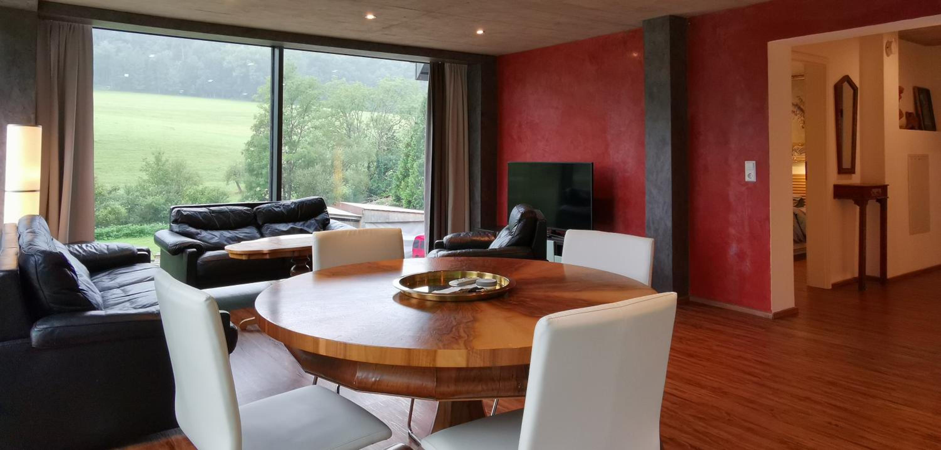 Exklusive Wohnung mit 2 Schlafzimmern für 4 Personen nur 30 Minuten von Zürich entfernt