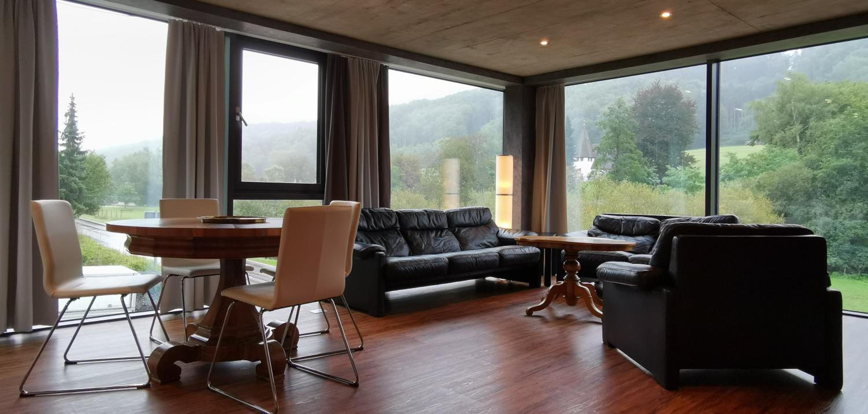 Exklusive Wohnung mit 2 Schlafzimmern für 4 Personen nur 30 Minuten von Zürich entfernt
