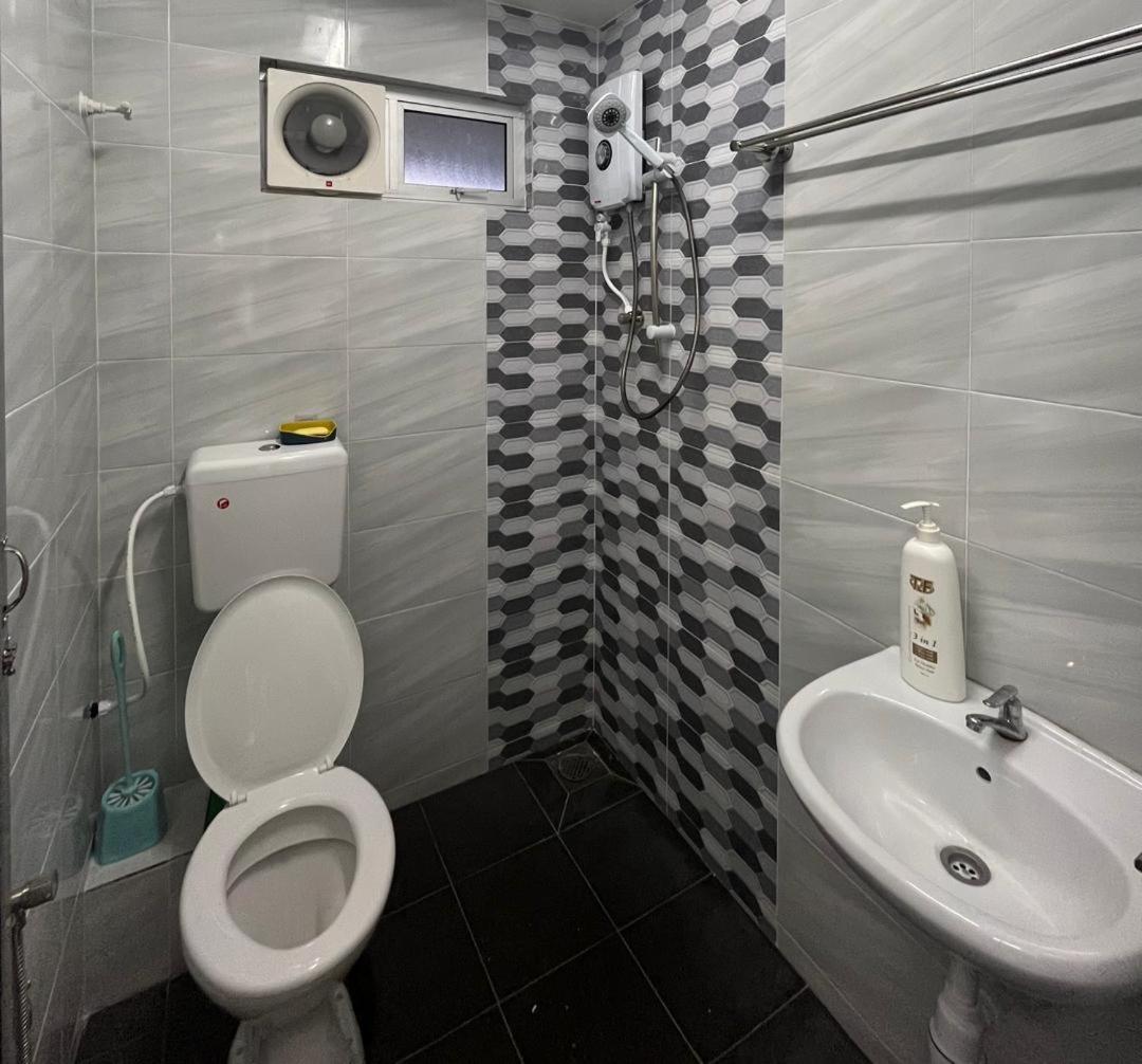 White Daisy Guest House photo 7