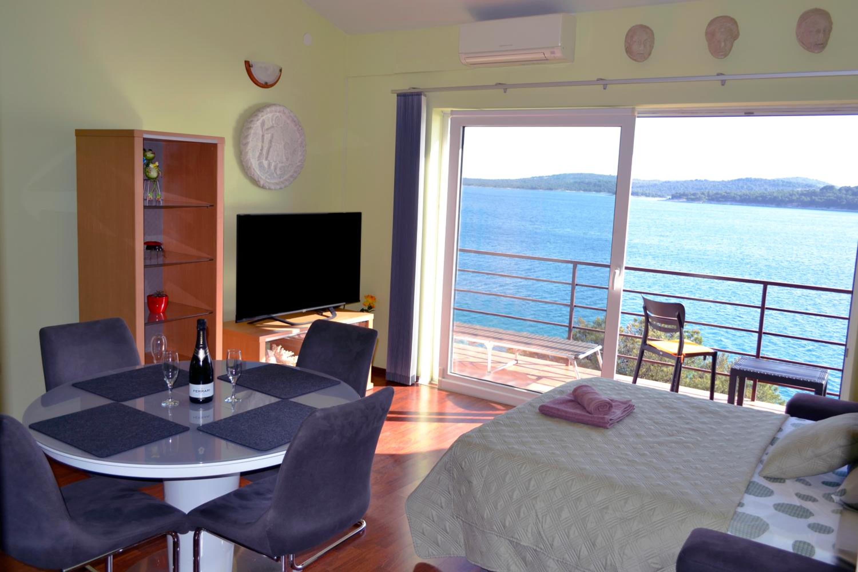 Rozali Tisno Apartments view 2