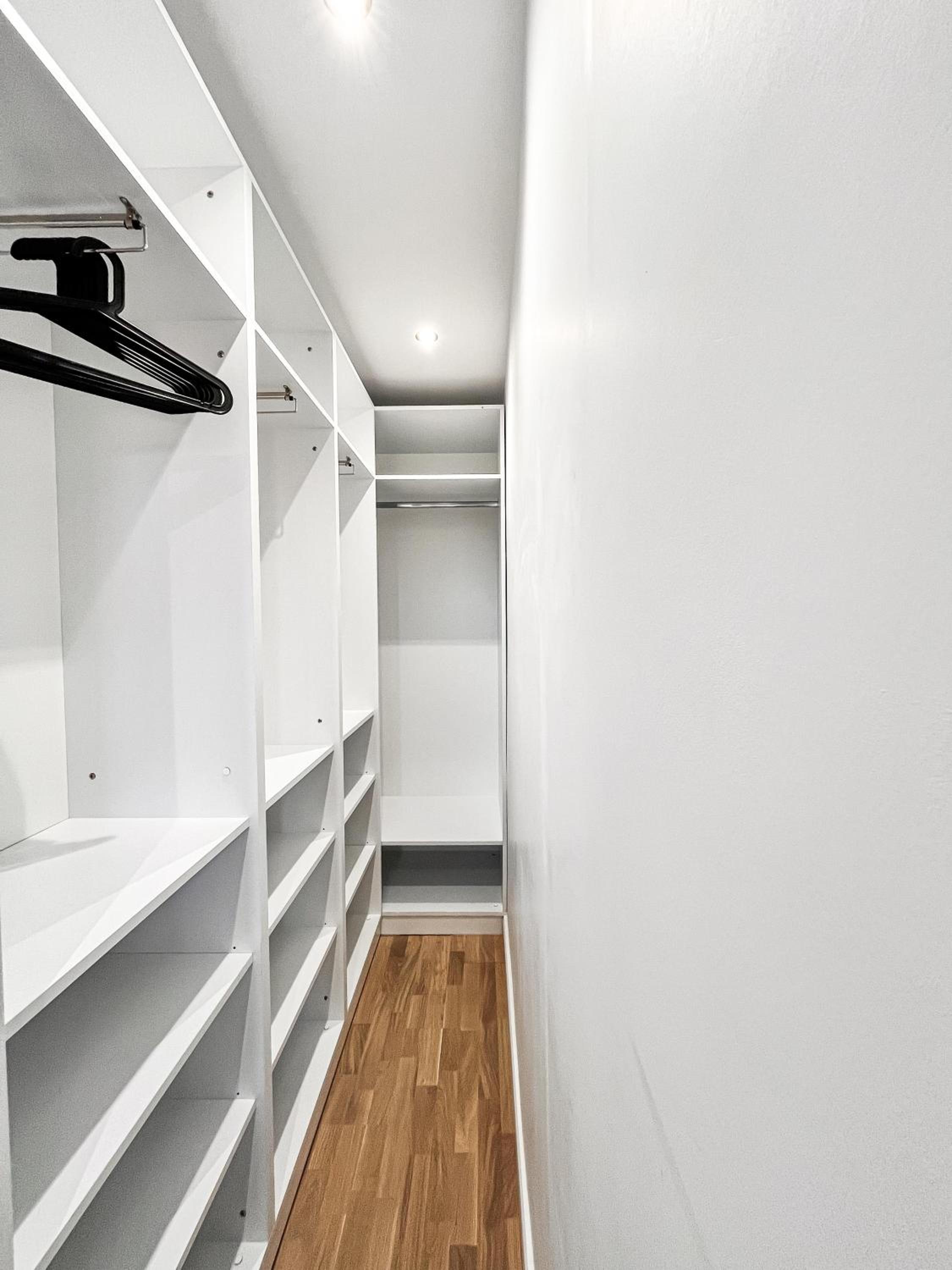 November Apartment - Newly Renovated Central Apartment near Theatre, Old Town