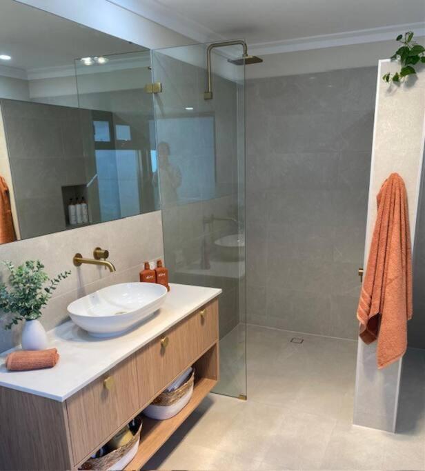 Wildwood Retreat a Luxury Vineyard Escape