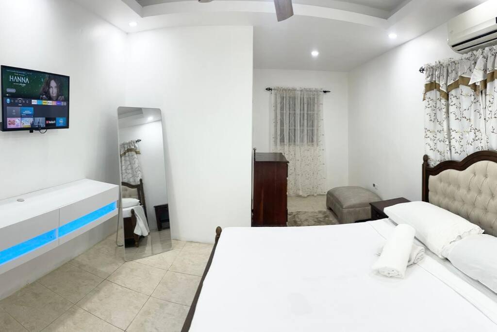 Suite Exchange Ocho Rios view 3