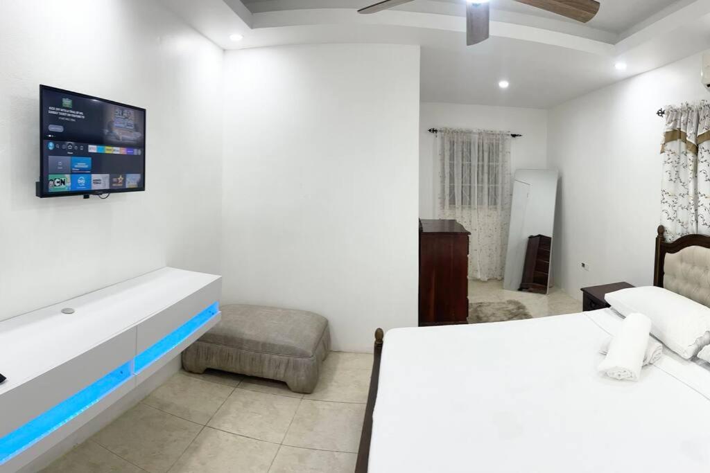 Suite Exchange Ocho Rios view 4