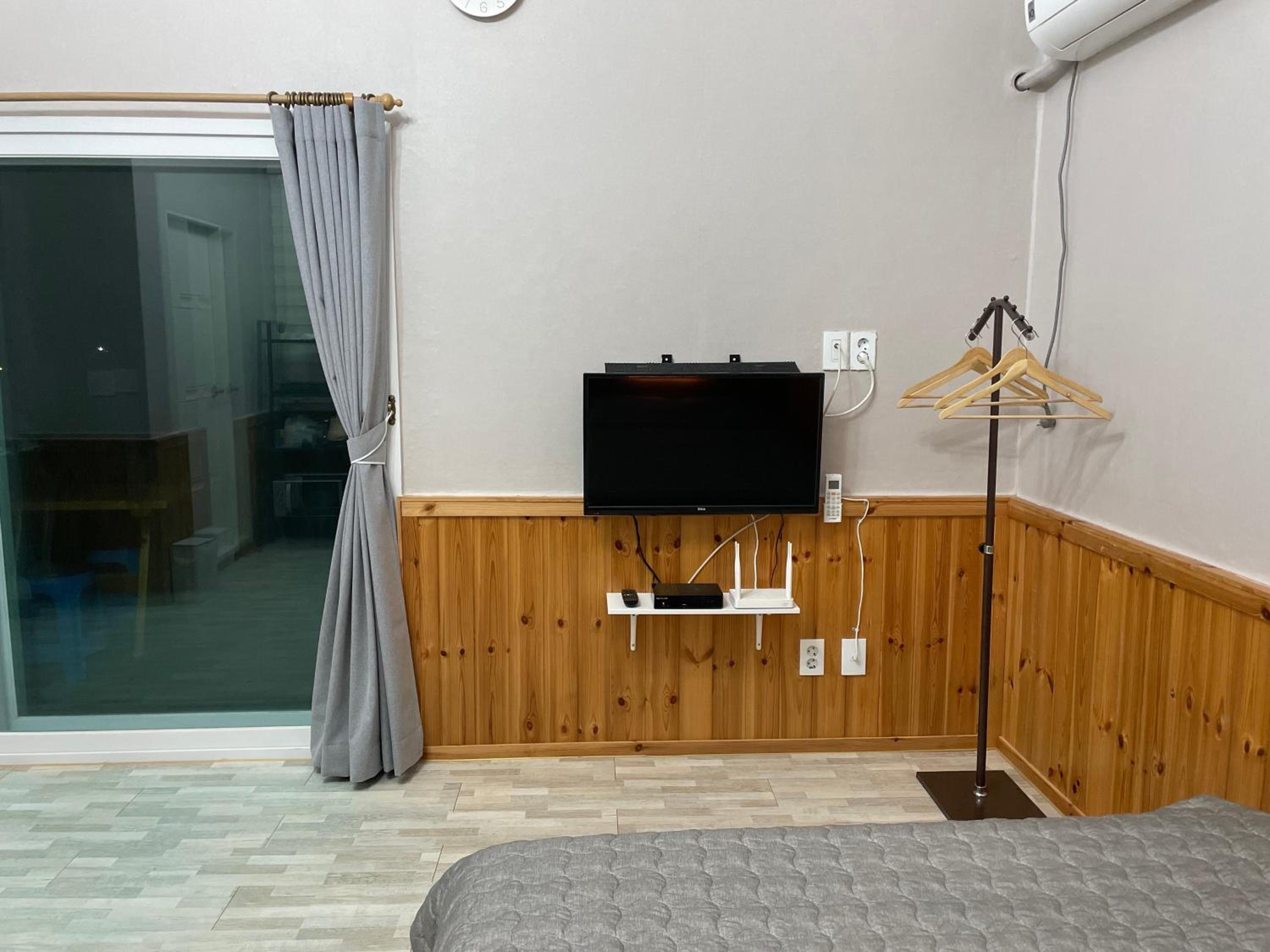 Photo 9