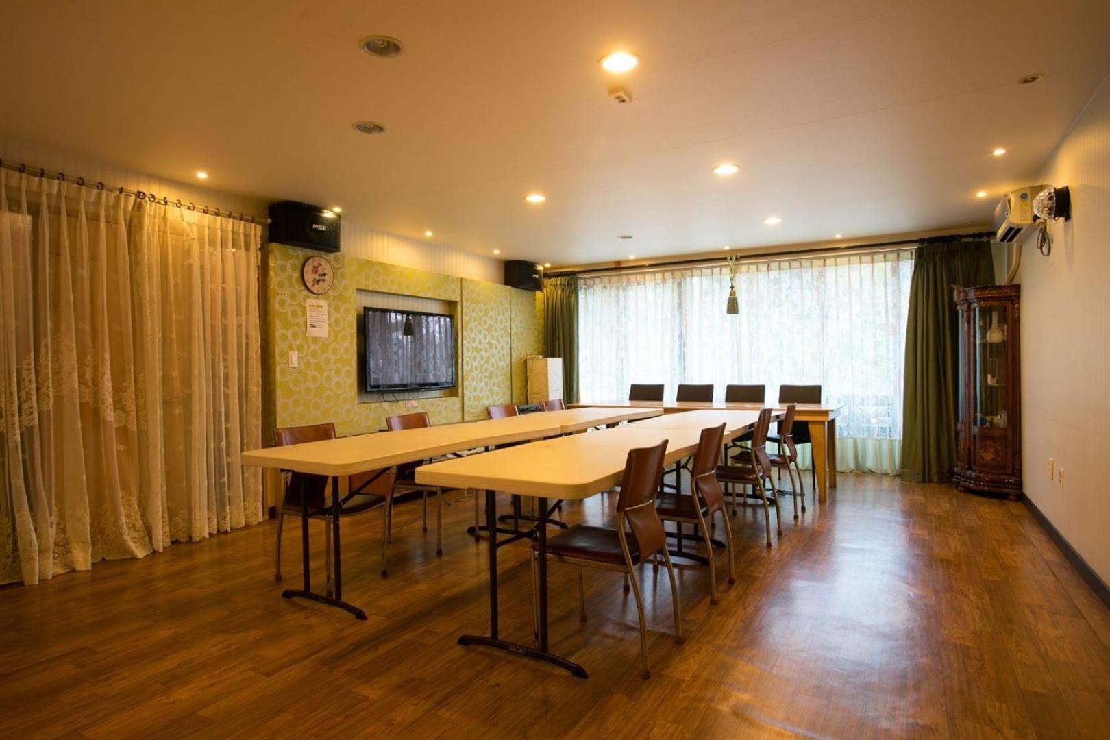 Yangpyeong the Haemil Pension Group, MT, Workshop