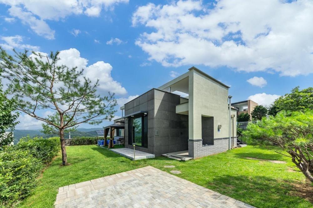 Yeoncheon Healing With Dog view 2