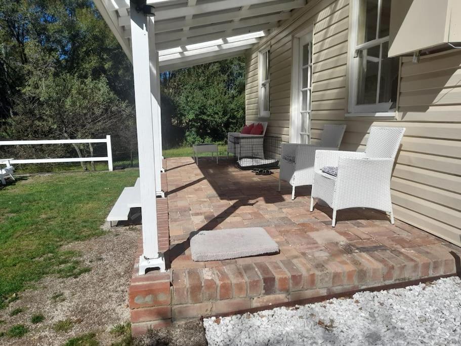 Old Oak Tree Cottage