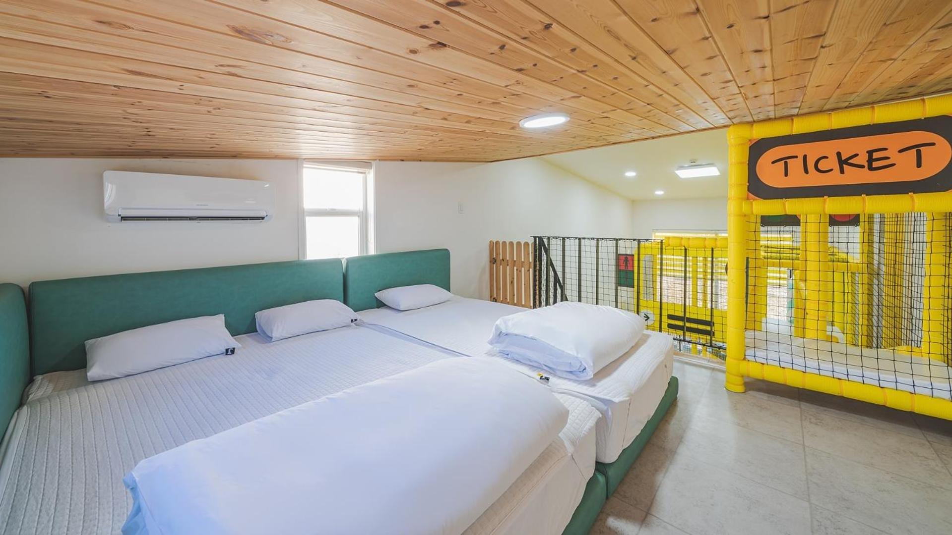 Gapyeong Rapunzel Kids Poolvilla view 5