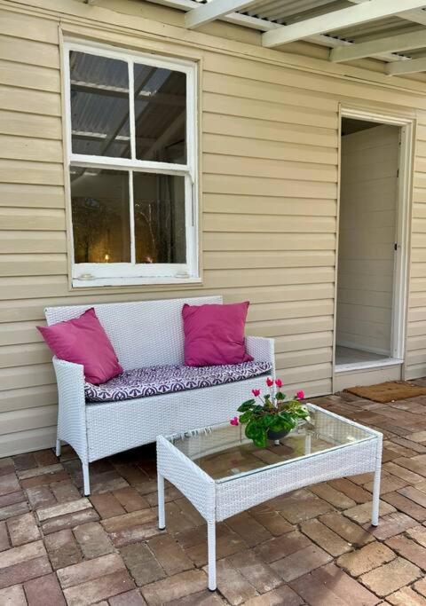 Old Oak Tree Cottage
