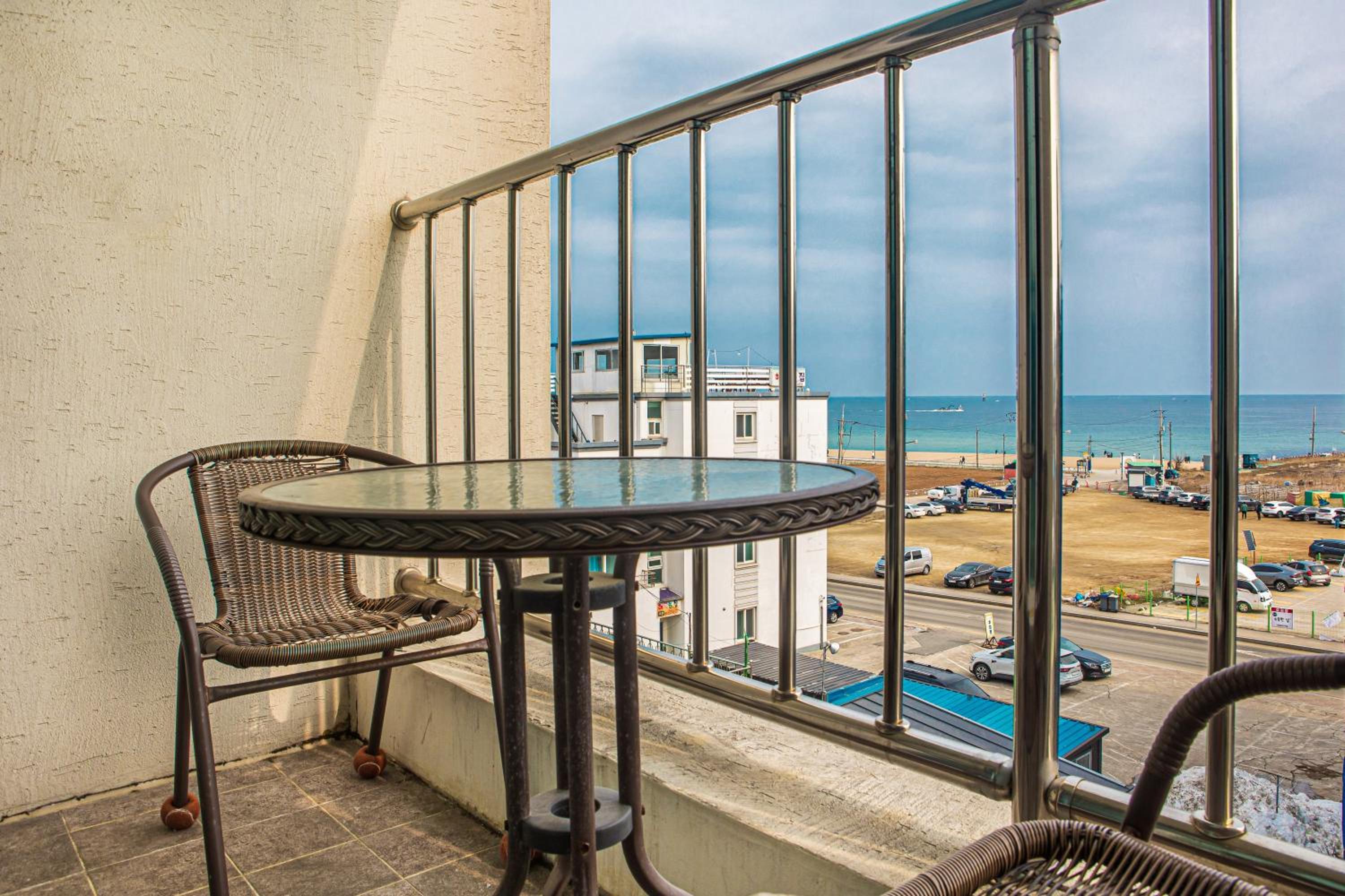 Sokcho Santolini Pension view 2