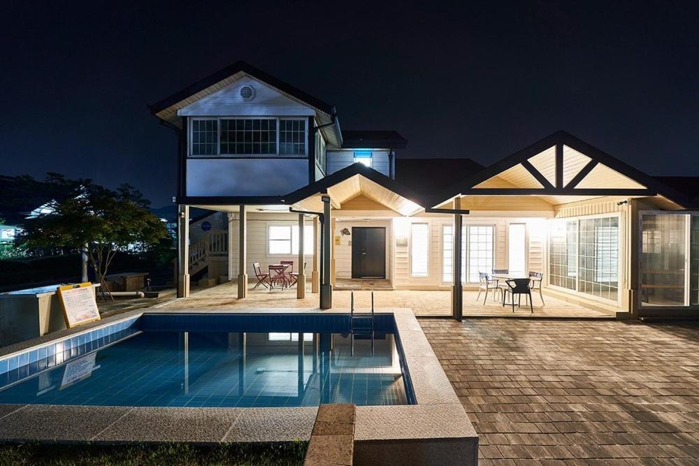 Daebudo Otier Pool Villa view 5