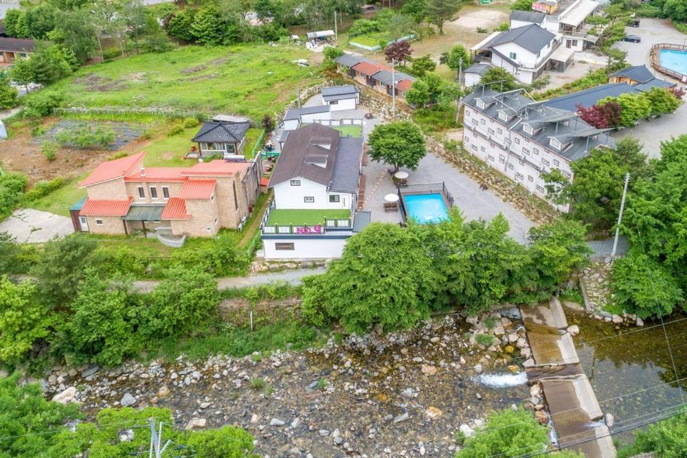 Gapyeong No 9 Number Nine Pension view 4