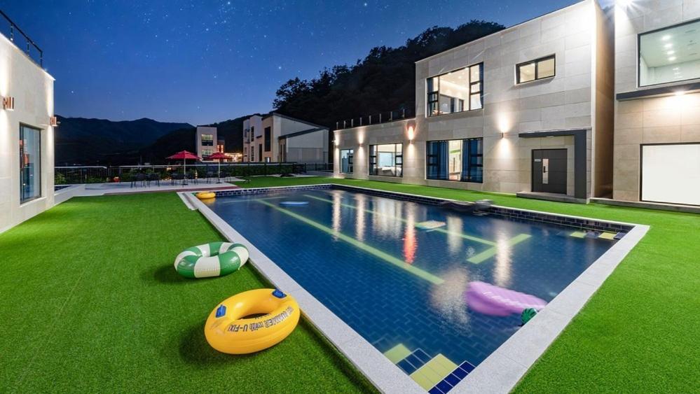 Gapyeong King Kong Kids Pool Villa B view 4