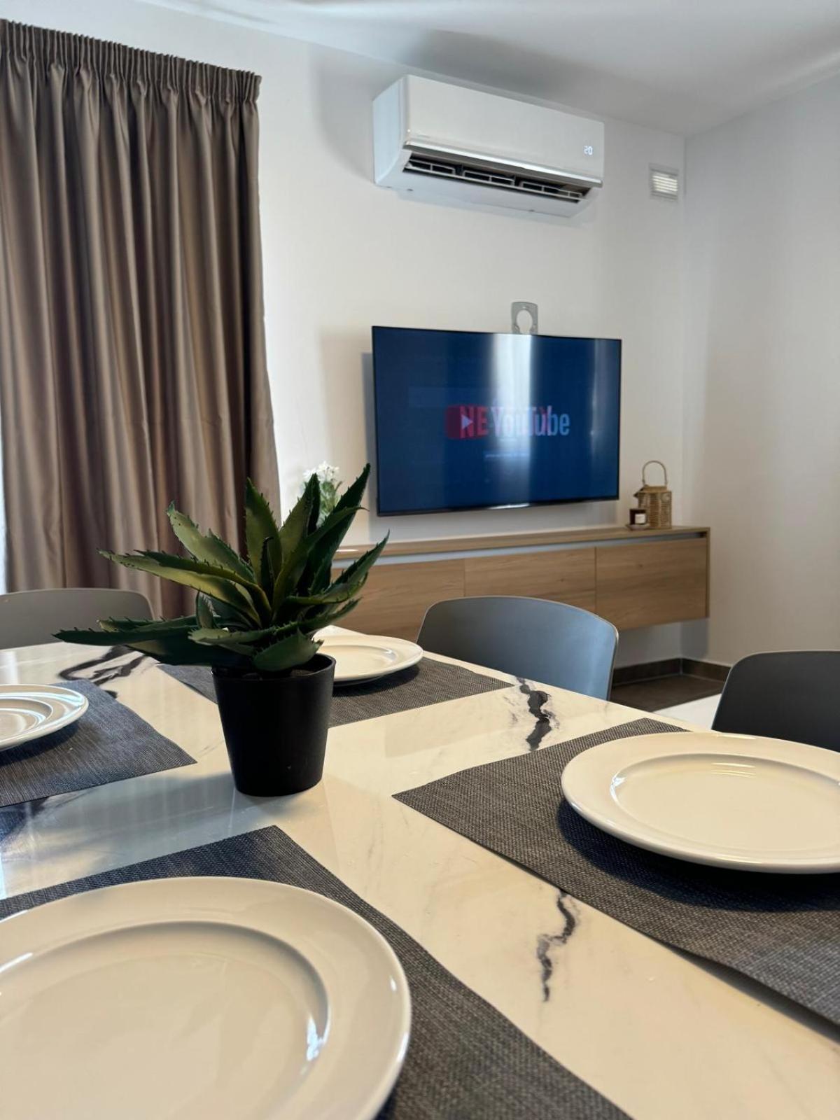 Charming Apartment with Country view 2BR - by HostMT, photo 12