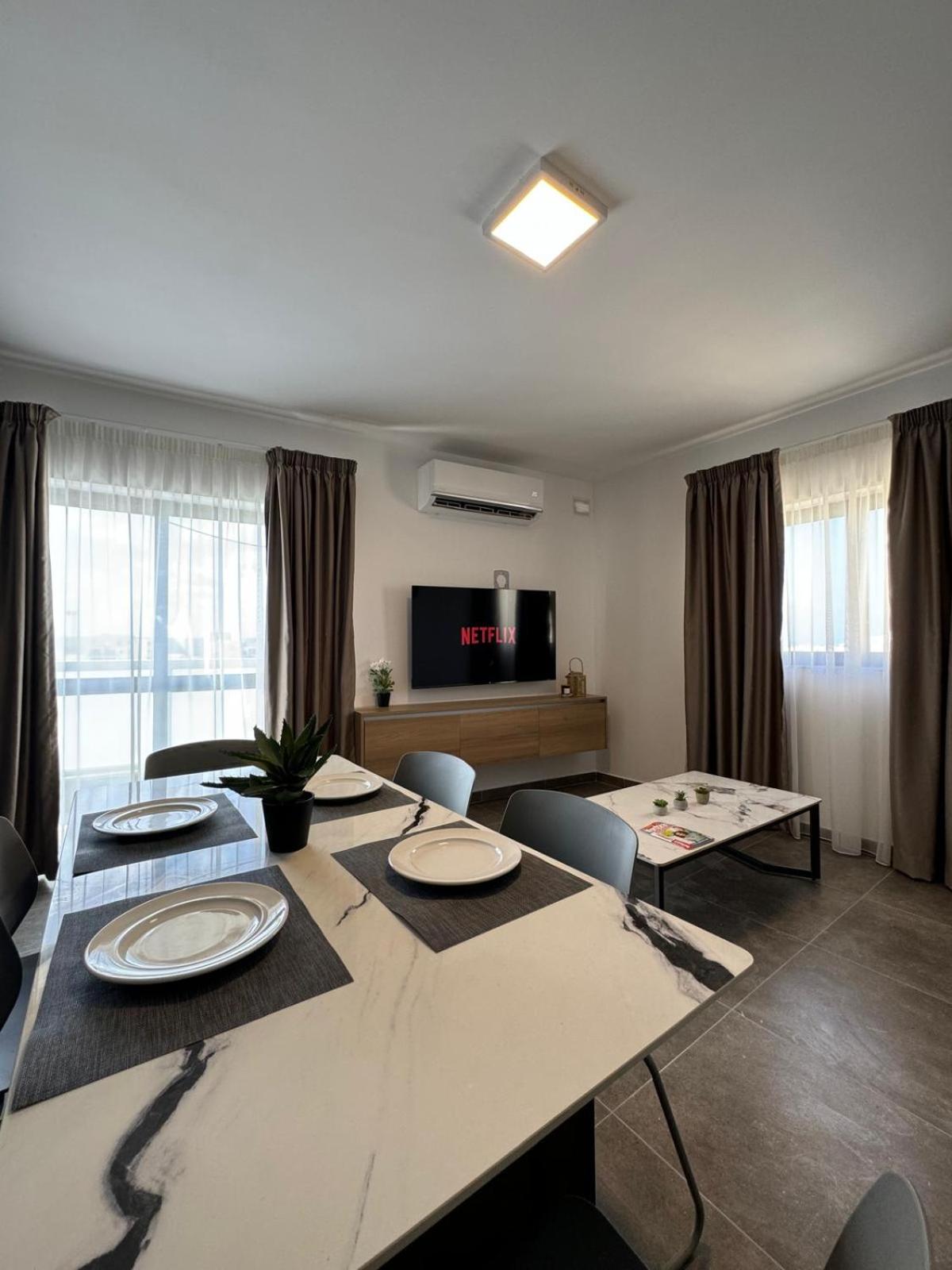 Charming Apartment with Country view 2BR - by HostMT photo 1