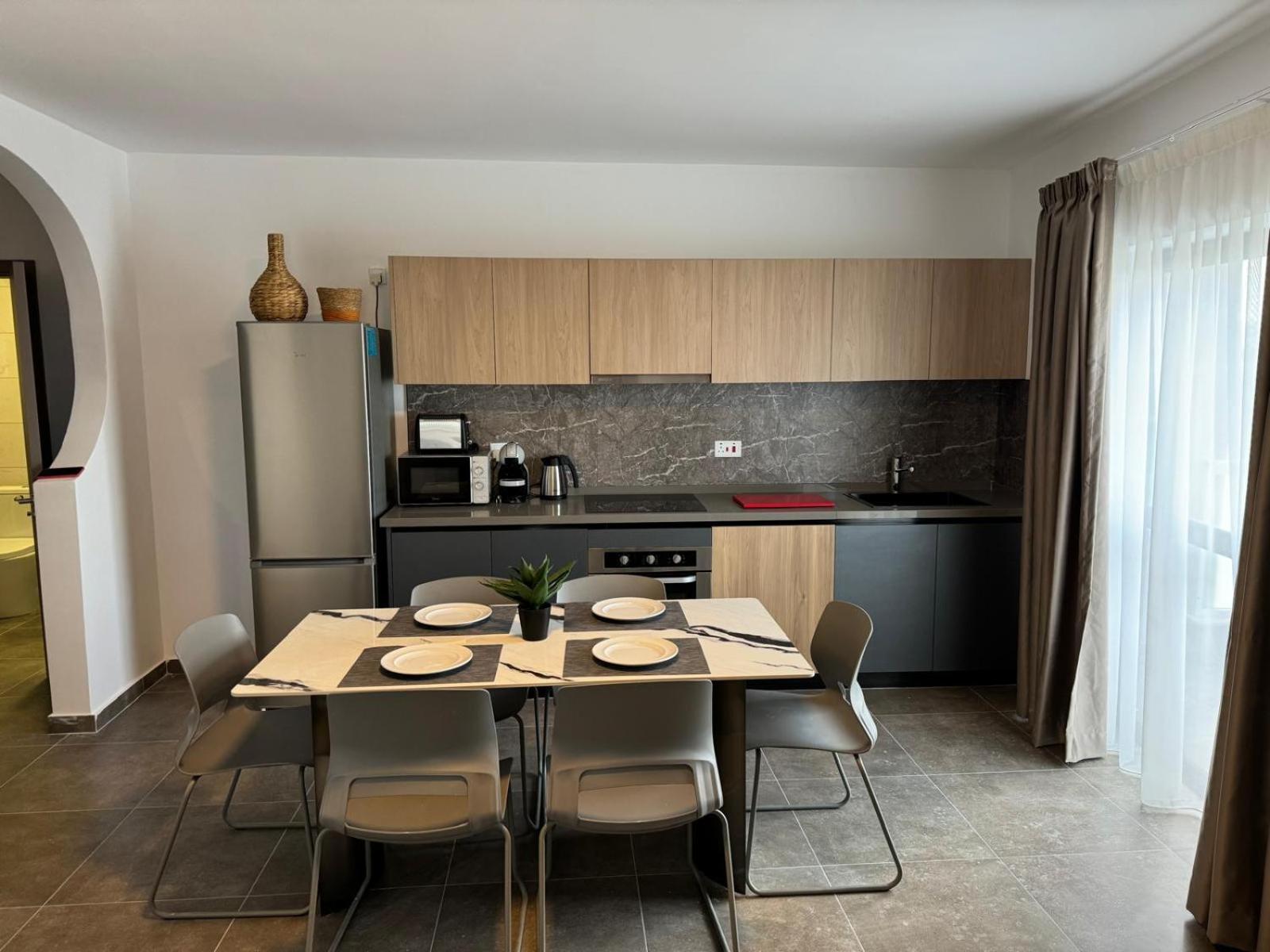 Charming Apartment with Country view 2BR - by HostMT photo 5