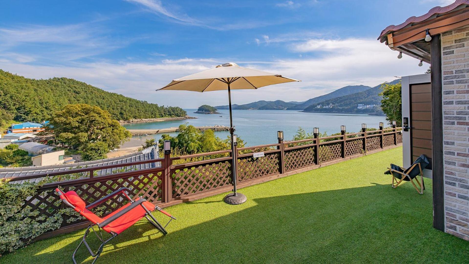 Yeosu Sugarmong Pension view 2