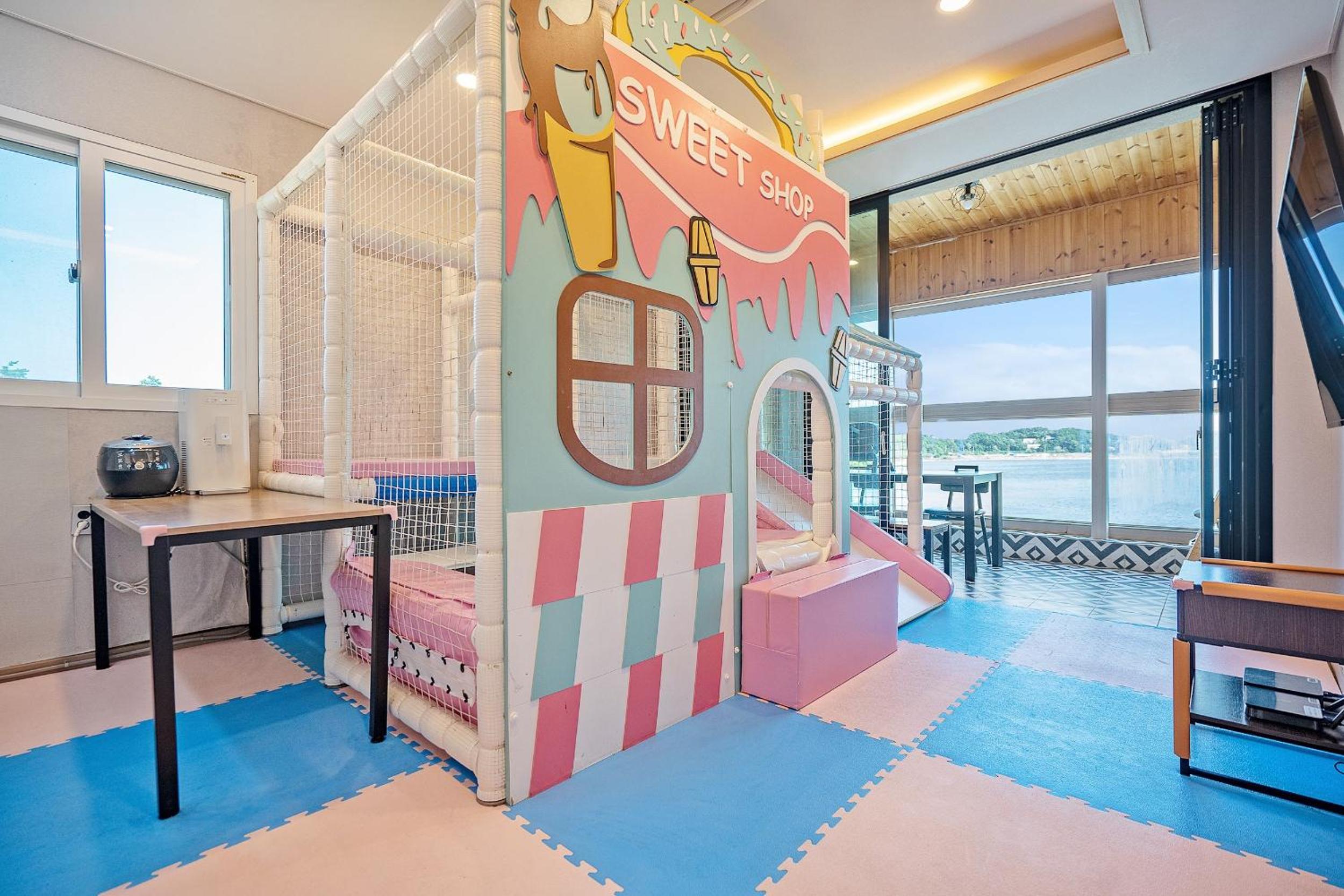 Taean Labelle Kids Poolvilla view 2