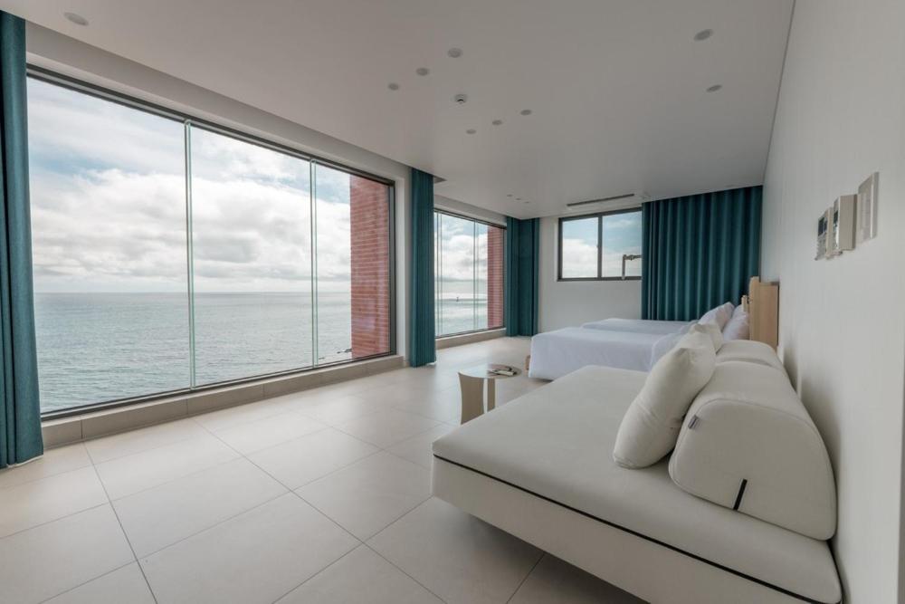 Pohang Case Poolvilla