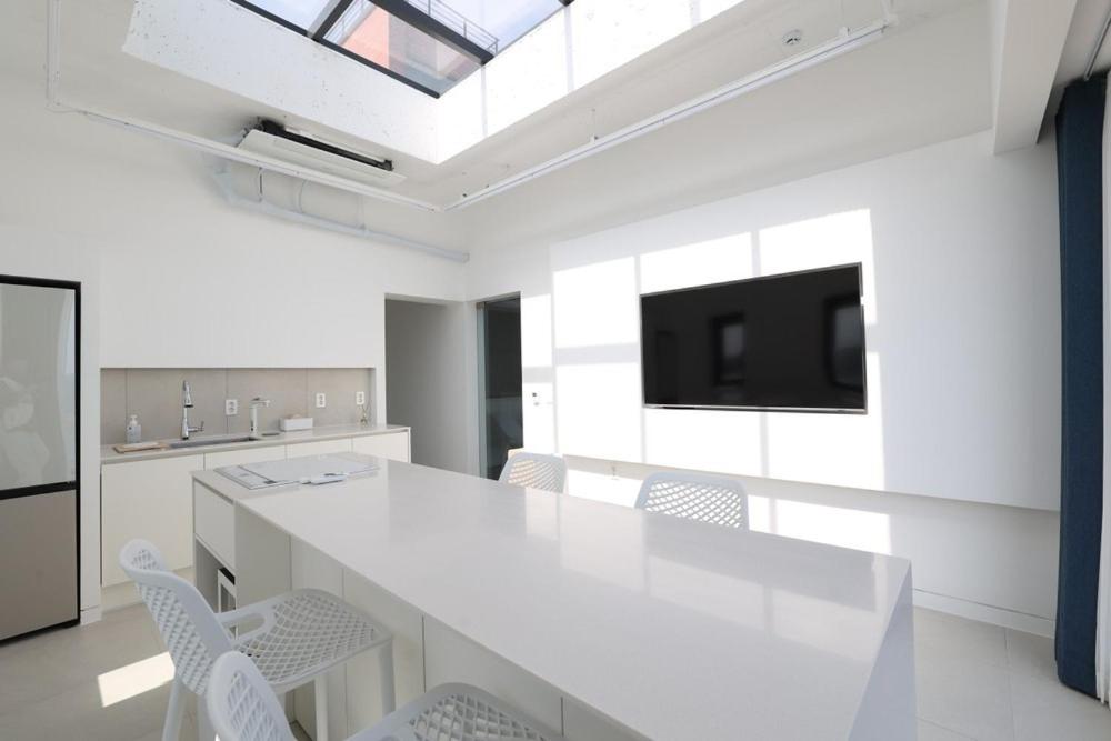 Pohang Case Poolvilla