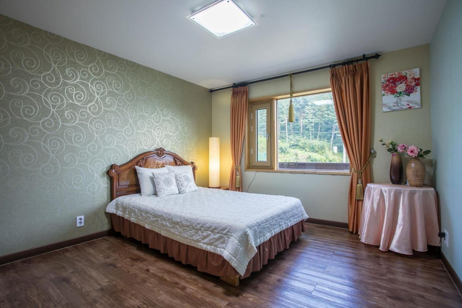 Yangpyeong the Haemil Pension Group, MT, Workshop
