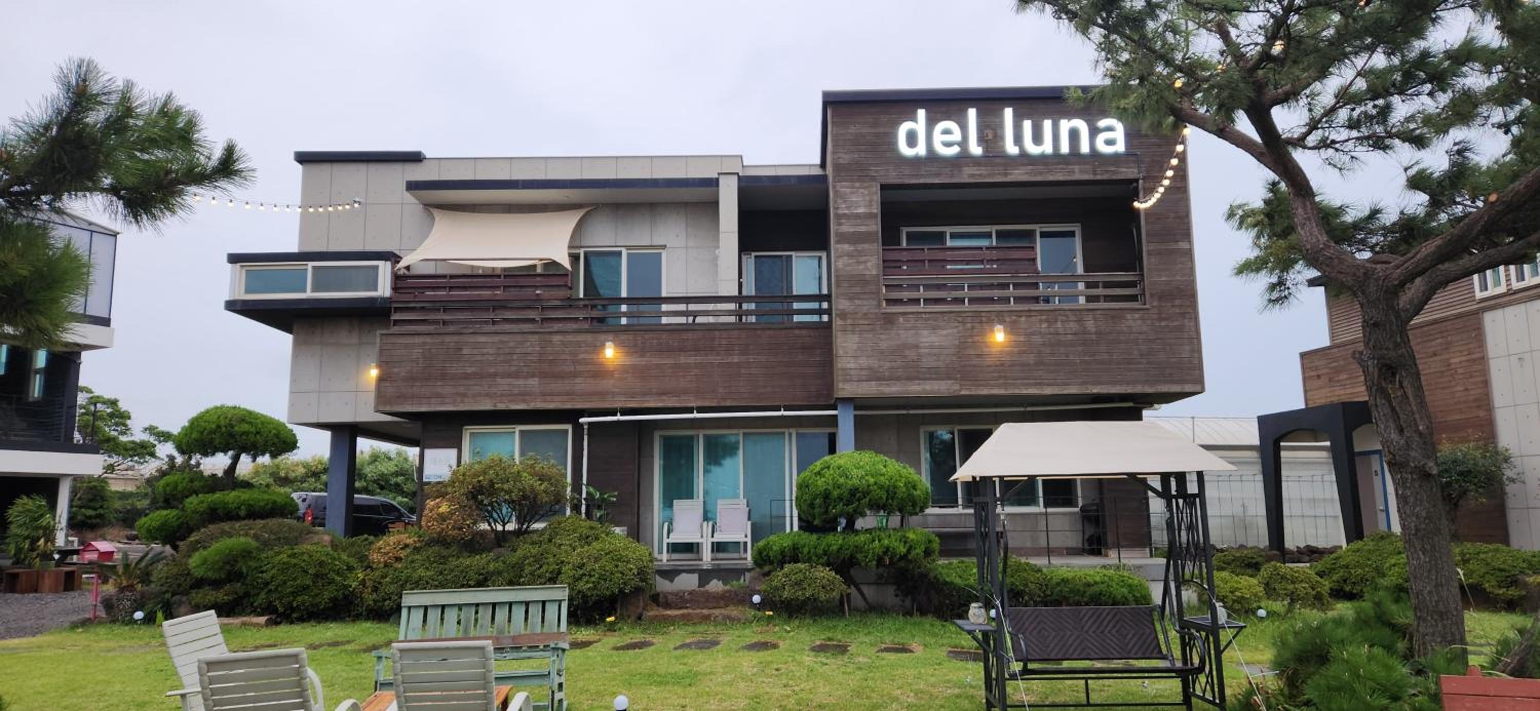 Seoguipo Deluna spa pension view 2