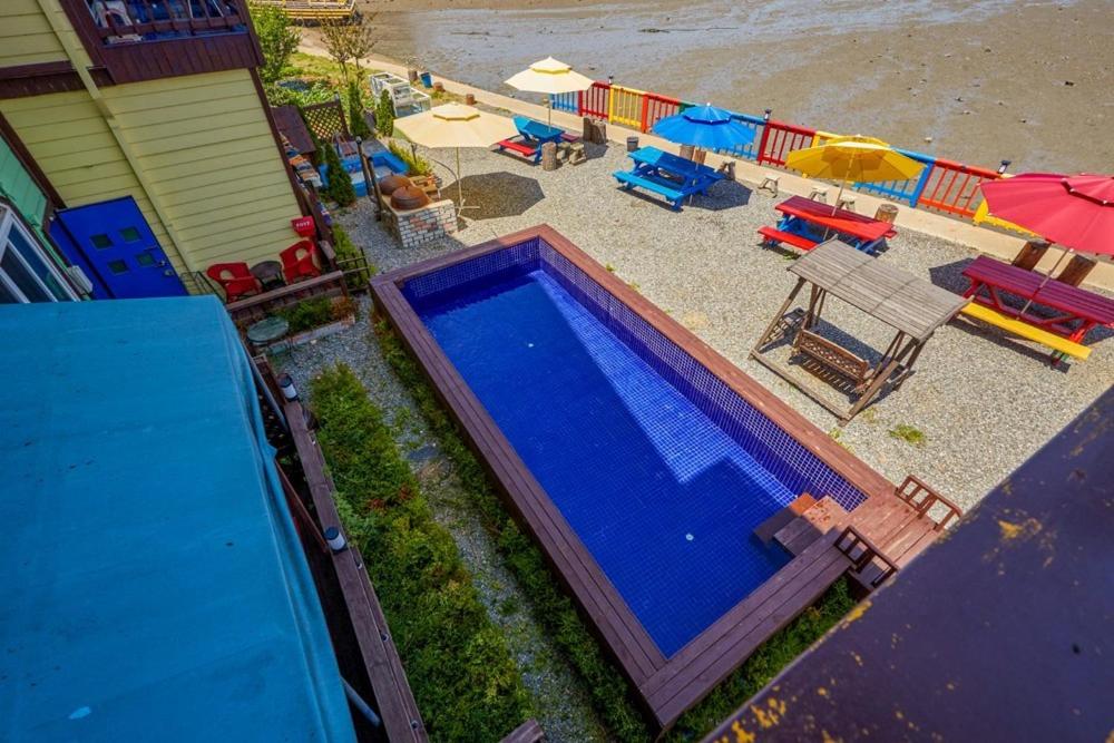 Taean Rainbow Pension
