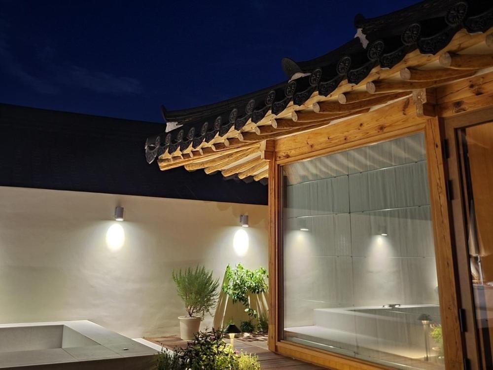 Gyeongju Onsaemi Hanok view 2