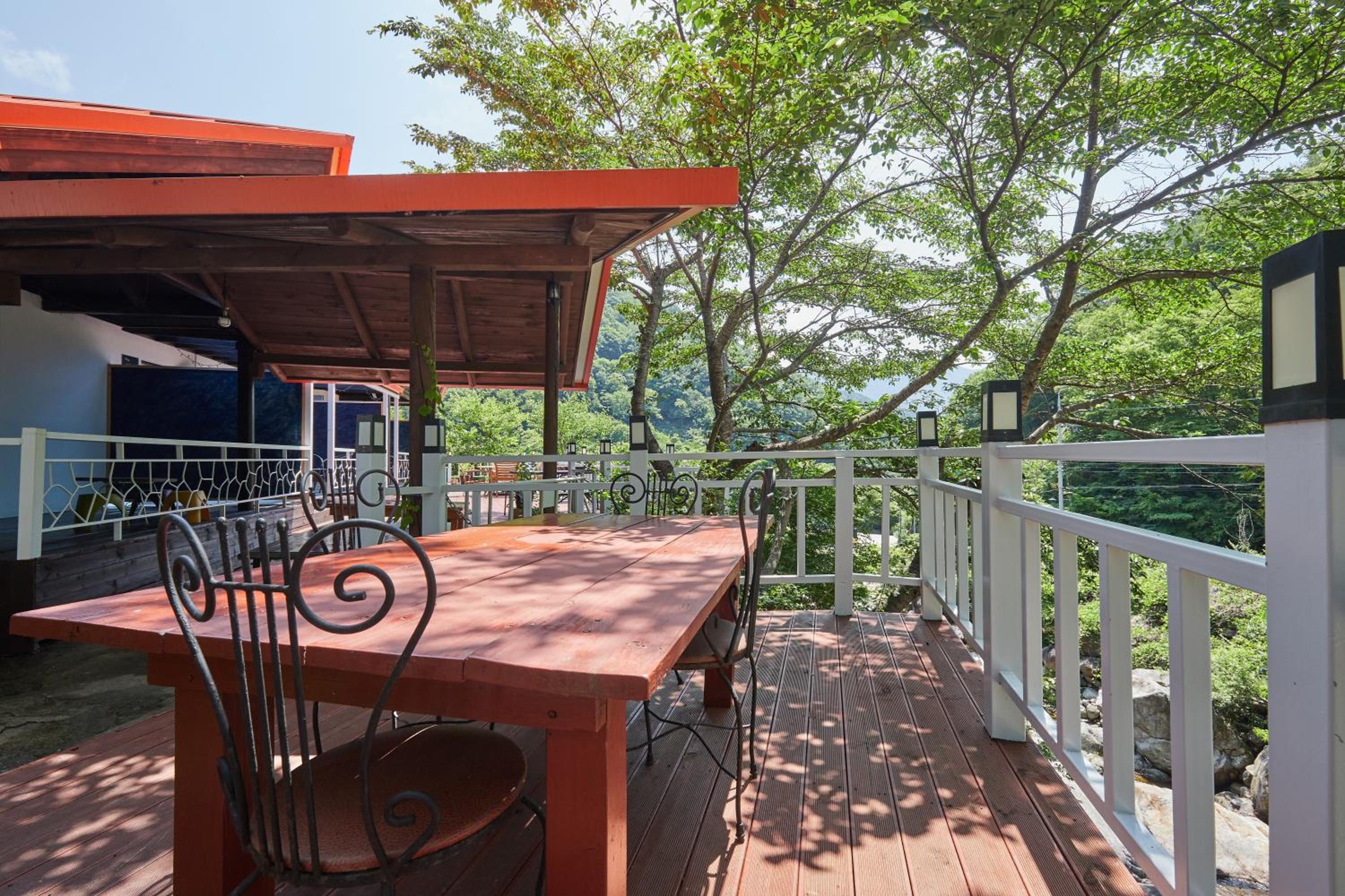 Hadong Nuran Garden Pension