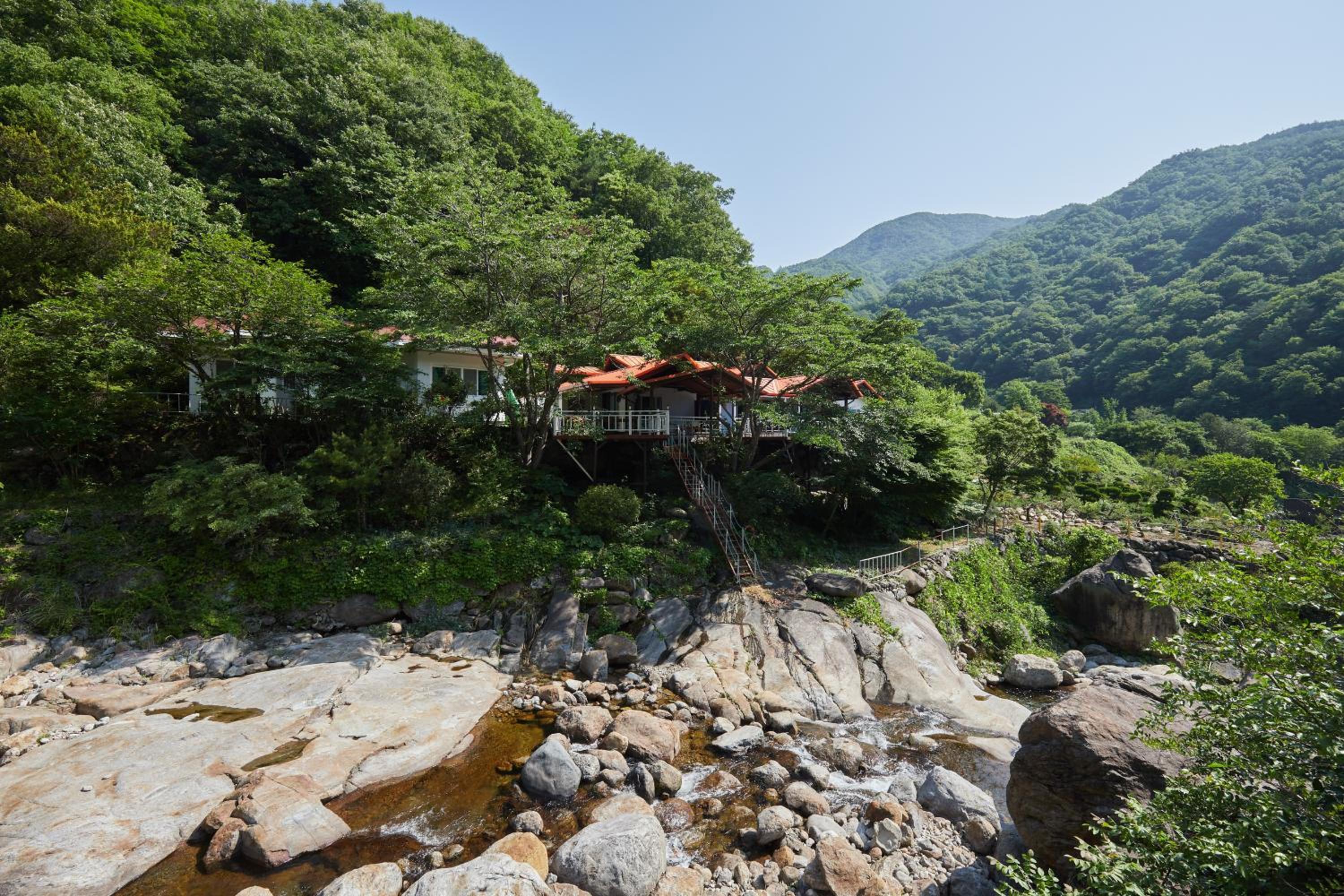Hadong Nuran Garden Pension