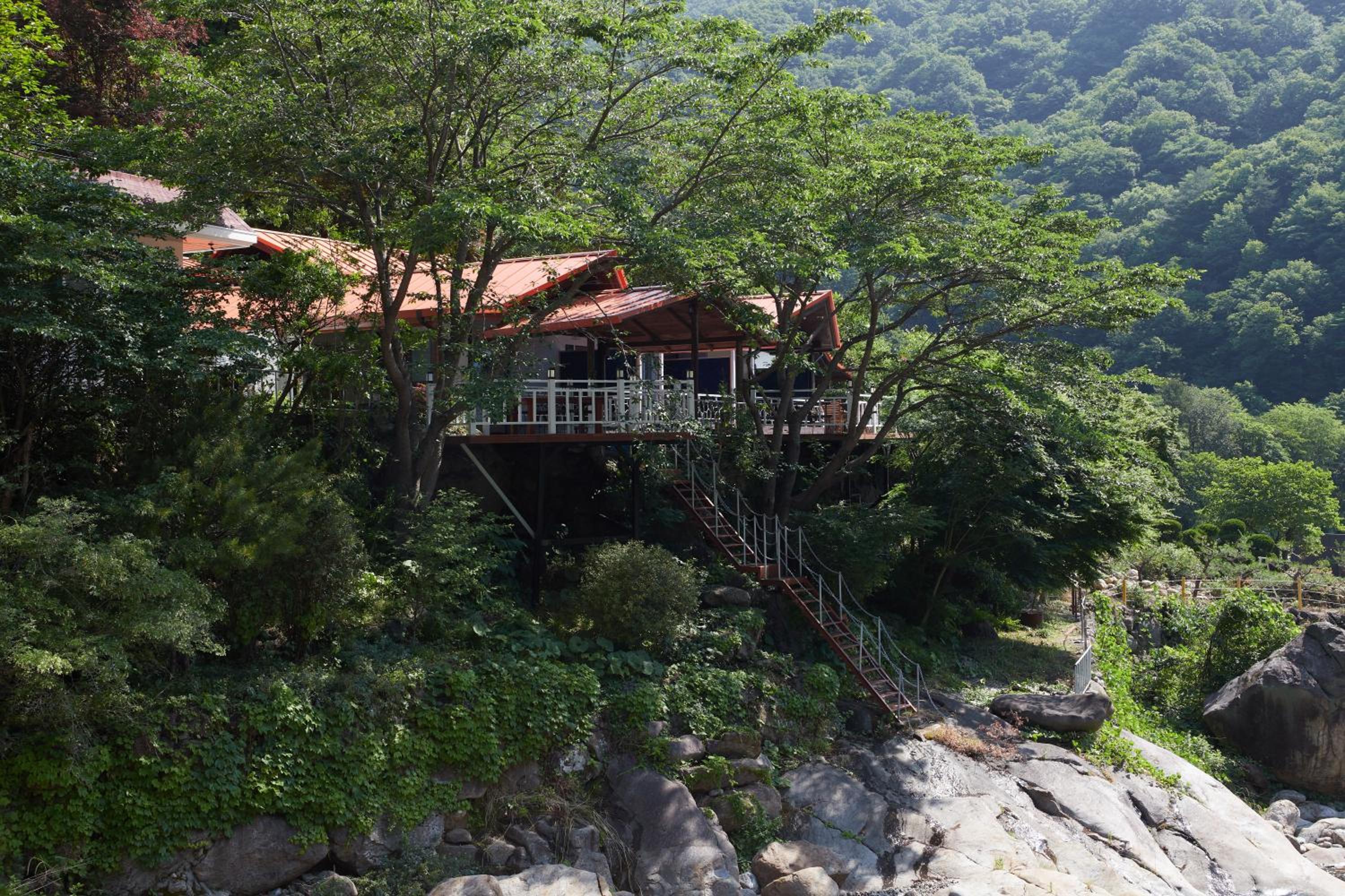 Hadong Nuran Garden Pension