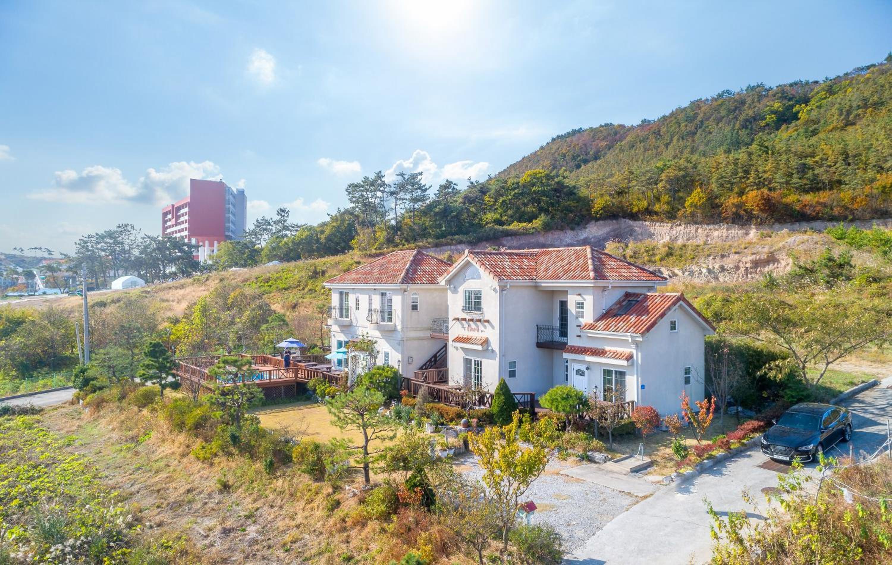 Buan Flaura Pension view 4