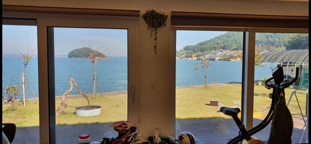 Namhae Boolgeun Noeul Pool Villa view 2