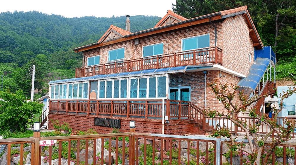 Yeonggwang Chohyeon Pension view 4