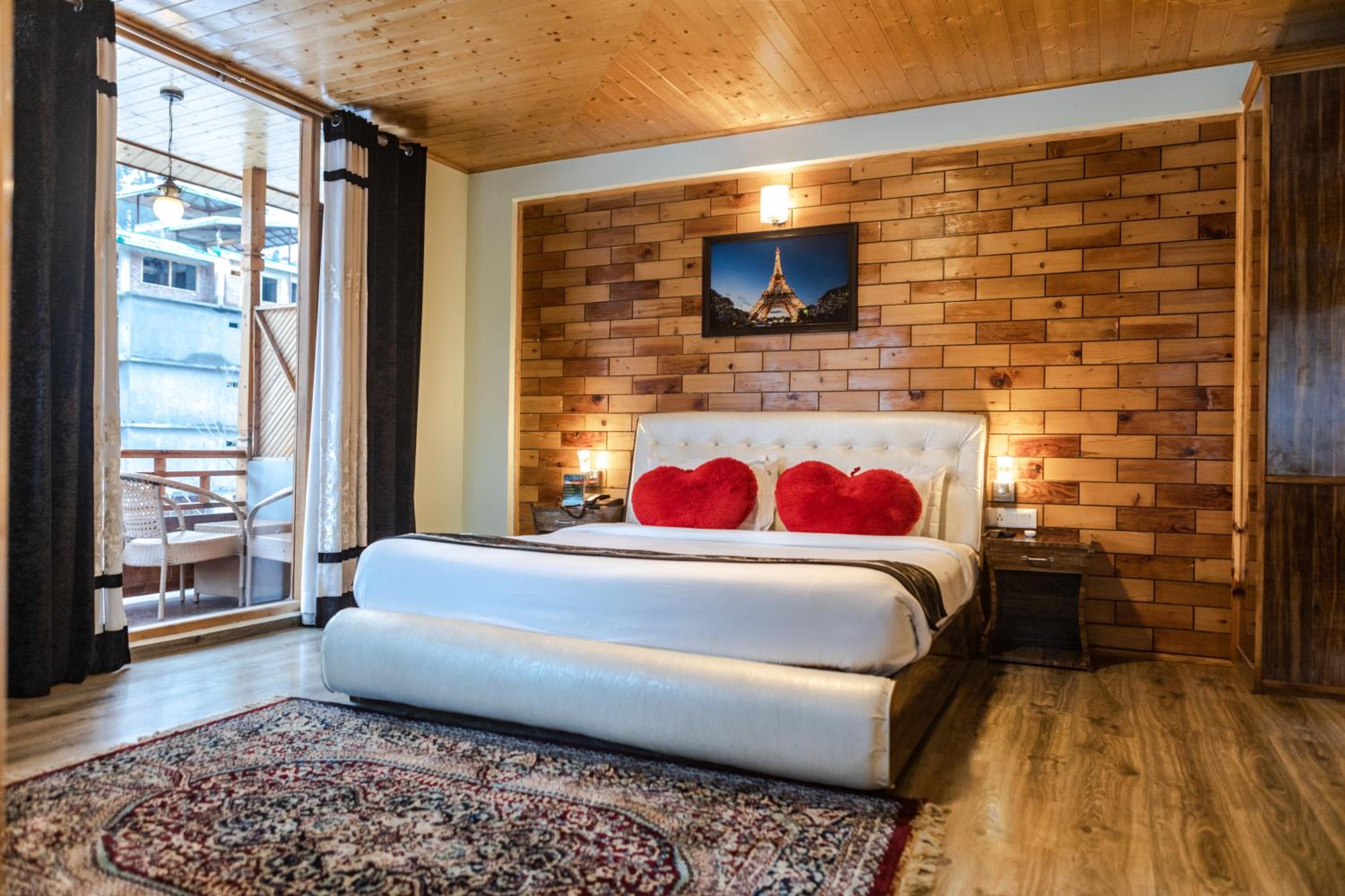 Snow Flakes Resort And Spa Centrally Heated Luxury Resort